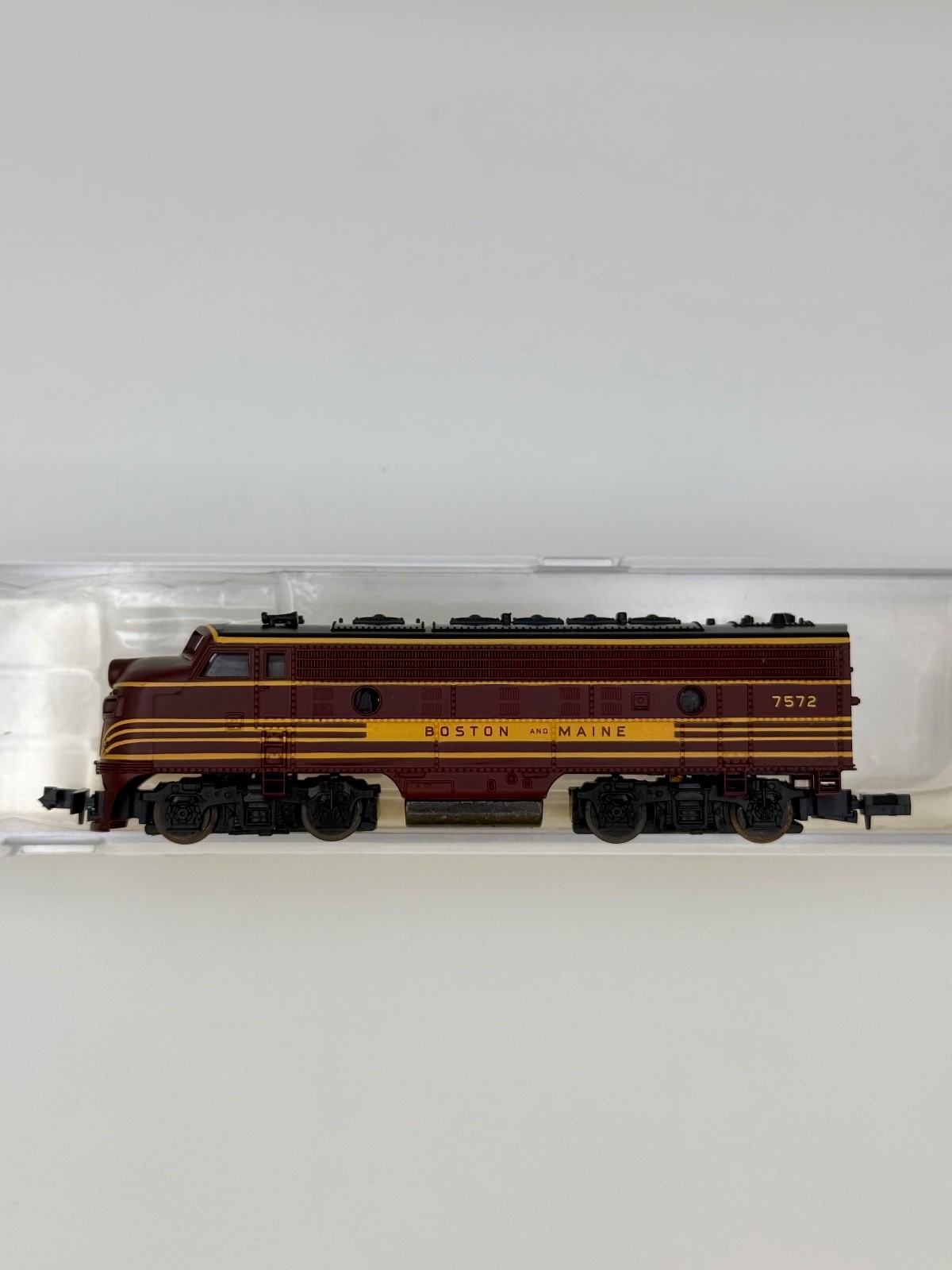RARE NIOB N BEV-BEL/ Life-Like 15009 EMD F7A Locomotive Boston & Maine B&M #7572