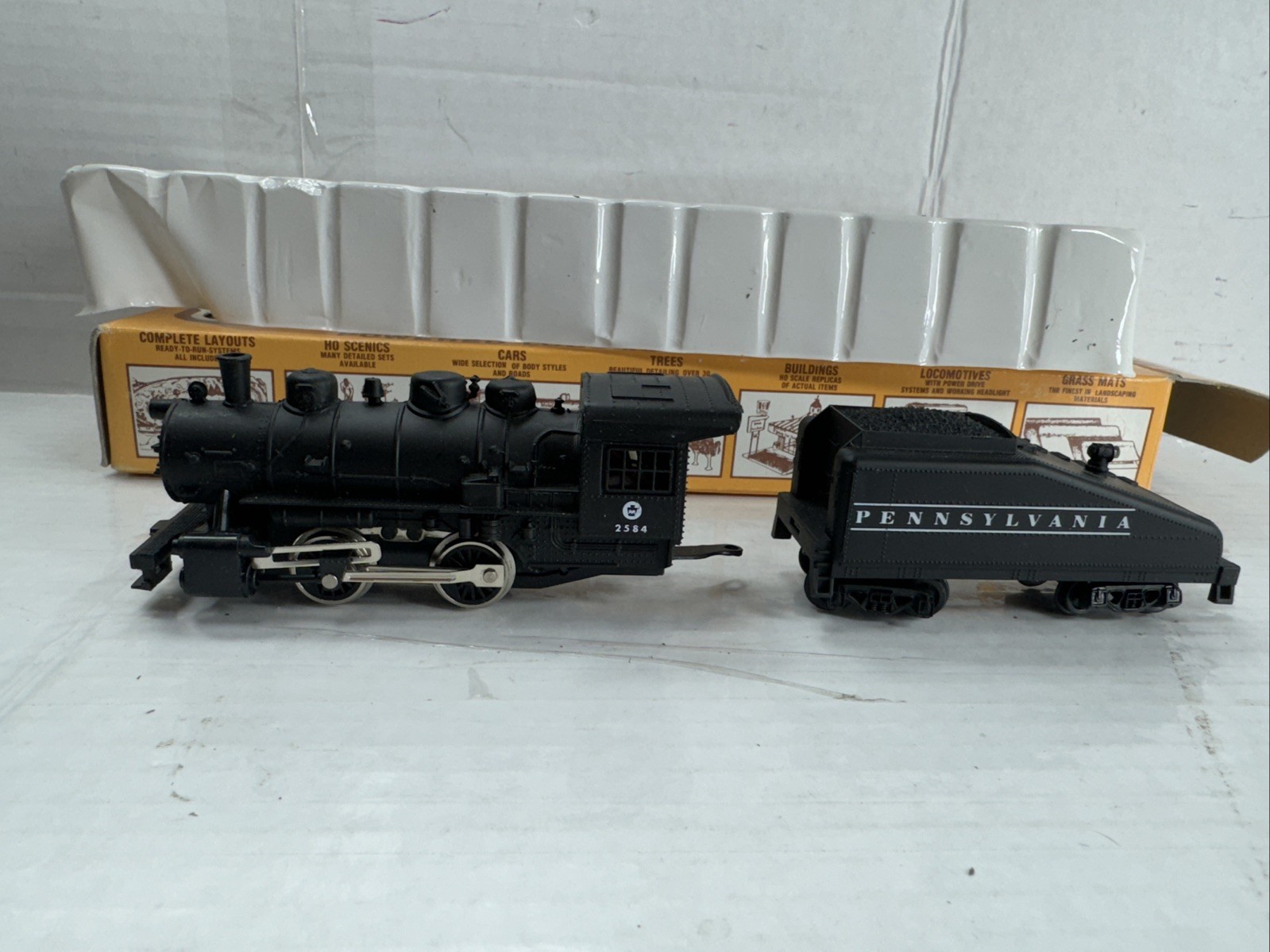 Life-Like Ho Scale 0-4-0 Pennsylvania Steam Locomotive # 8389 For Train Set