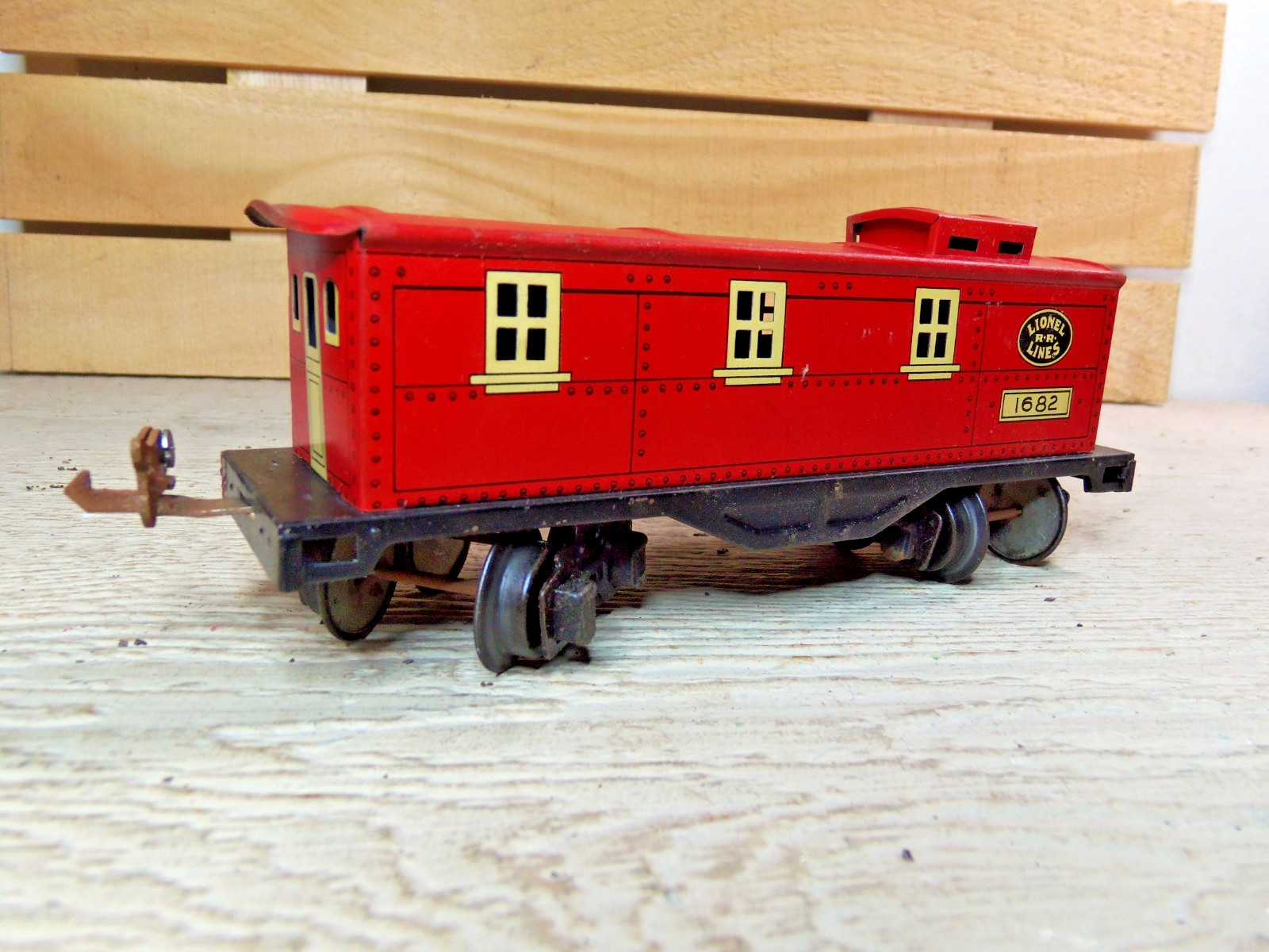 Vintage O 27 Lionel Lines 1688 Loco, Tender with 1679, 1680, and 1682 Tin Cars