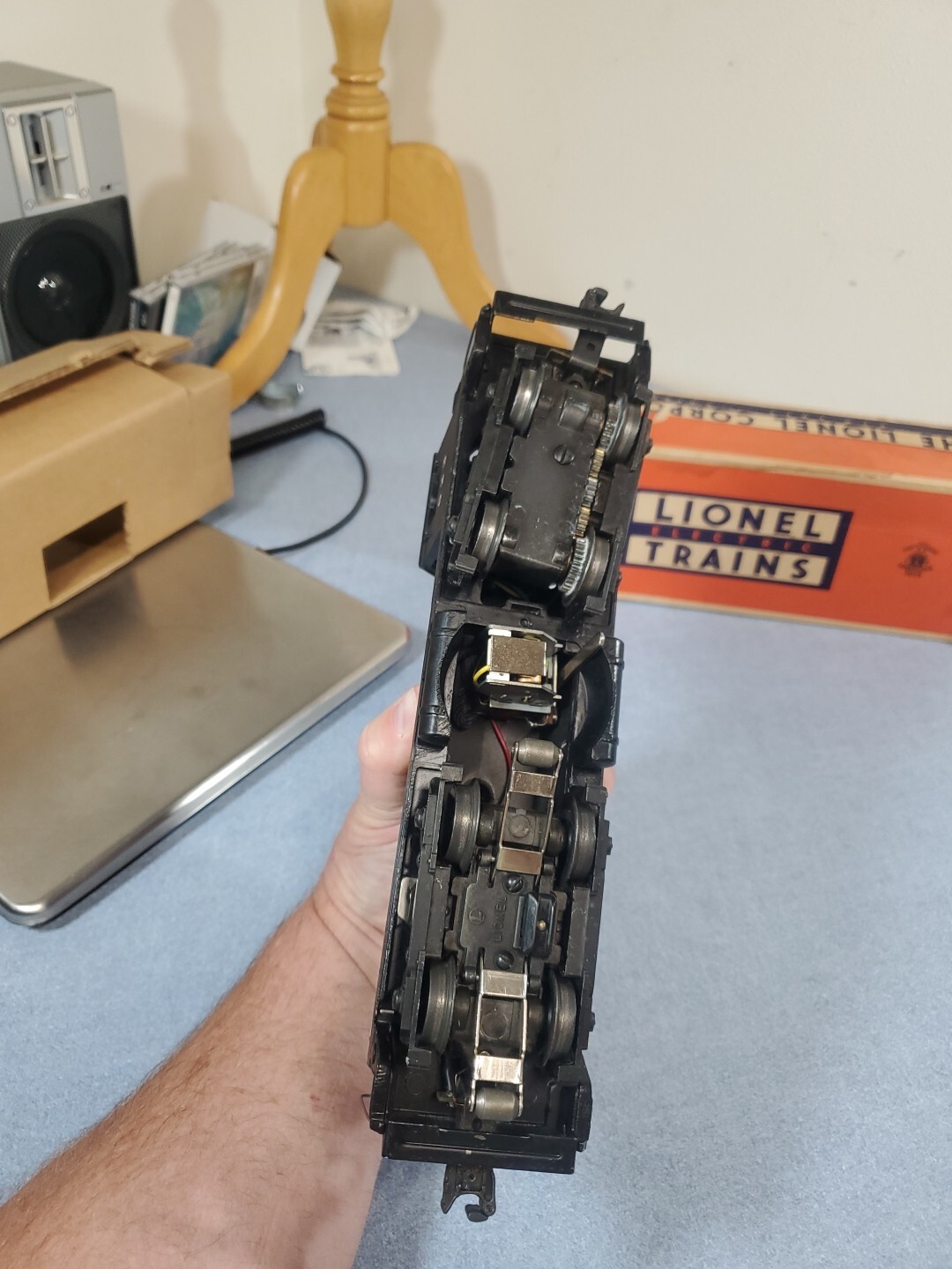 Lionel Postwar AT&SF 623 Diesel Loco Switcher serviced & ready to work !