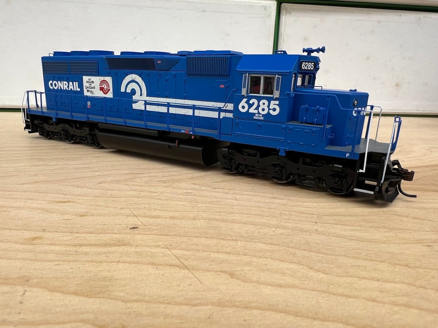HO Athearn RTR #89858 Conrail SD40 #6285 United Way logo DCC Ready