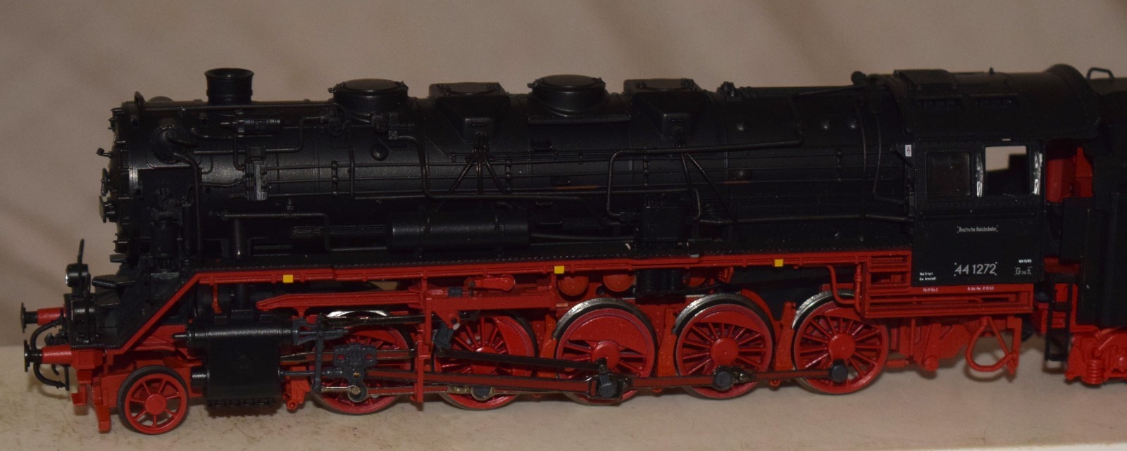 Roco No. 63239 DR 44 1272 Locomotive 2-10-0 Black – HO Gauge in Box