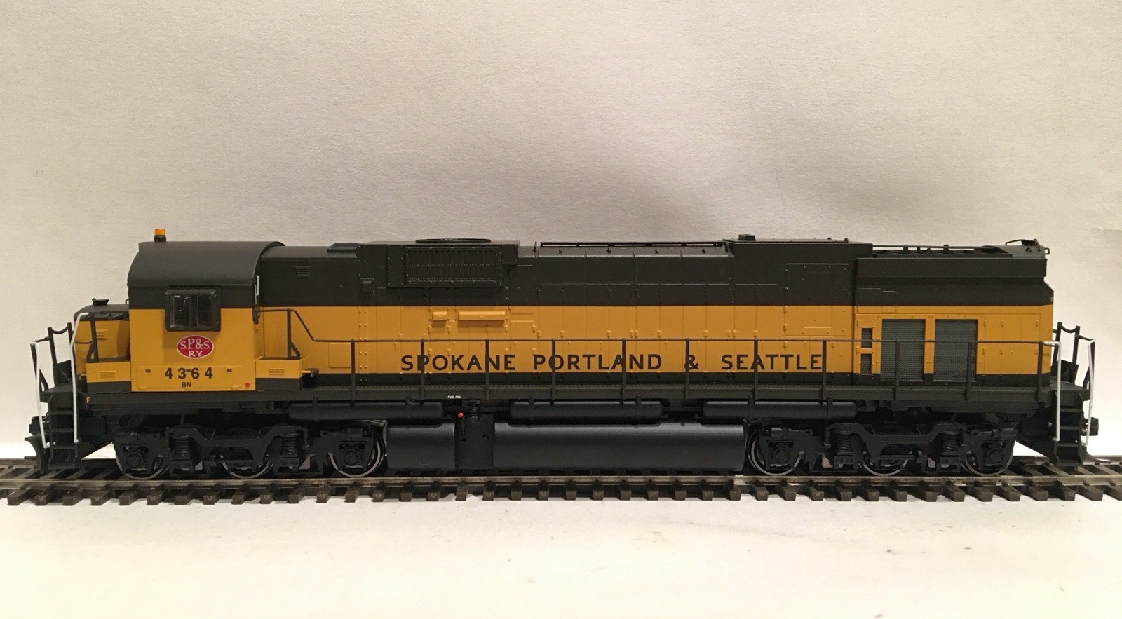 HO Bowser 23594 Spokane Portland & Seattle ALCO C-636 Locomotive SP&S DCC SOUND