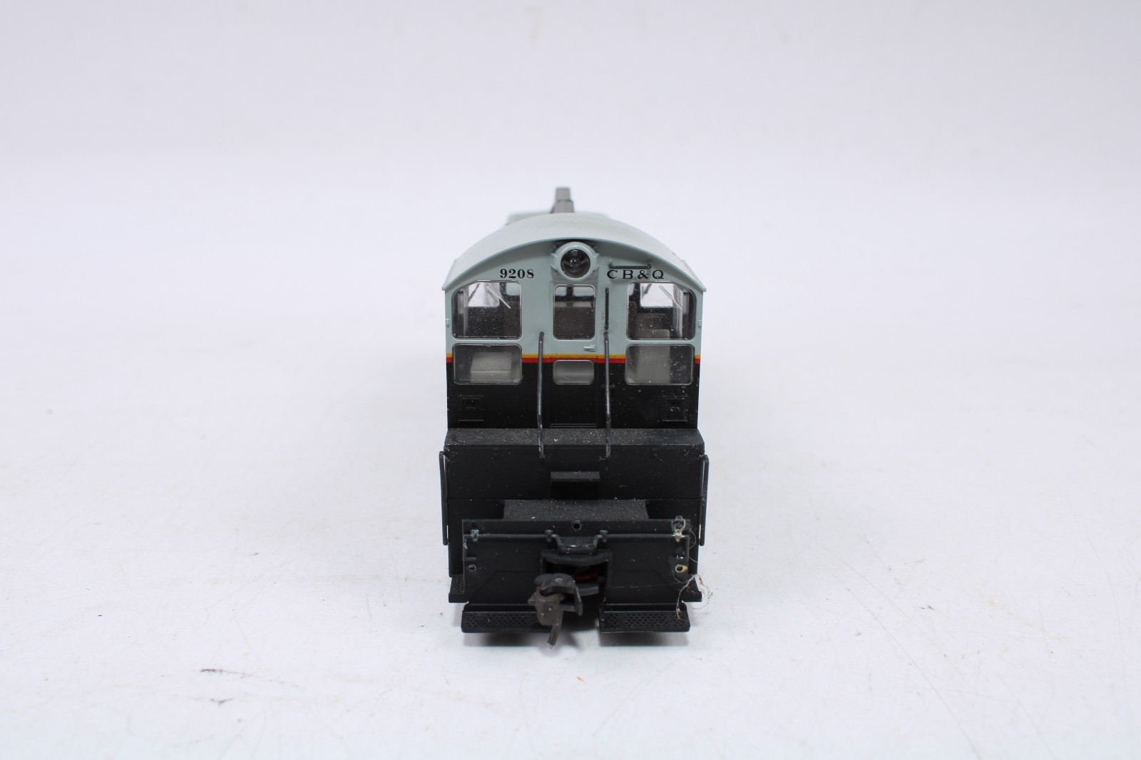 KATO 37-10F HO Scale EMD NW2 Phase I Diesel Locomotive CB&Q Burlington #9208