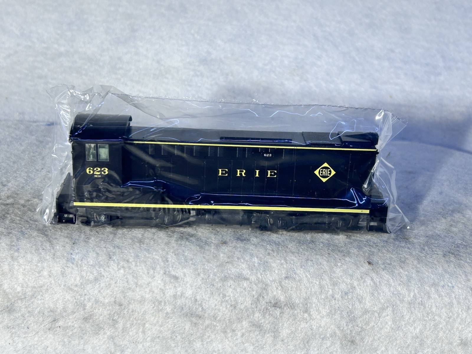 Nice Stewart Erie RR Baldwin S-12 Locomotive HO Sealed
