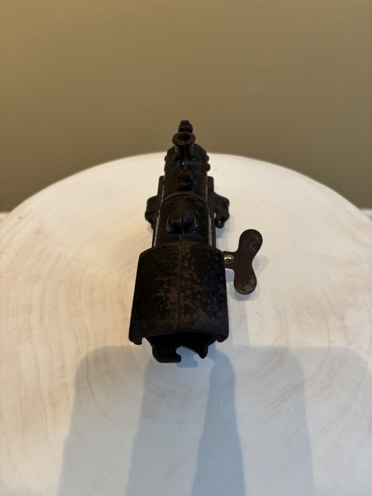 HAFNER? 7 “Cast Iron Windup Locomotive Prewar w/key @ does not work