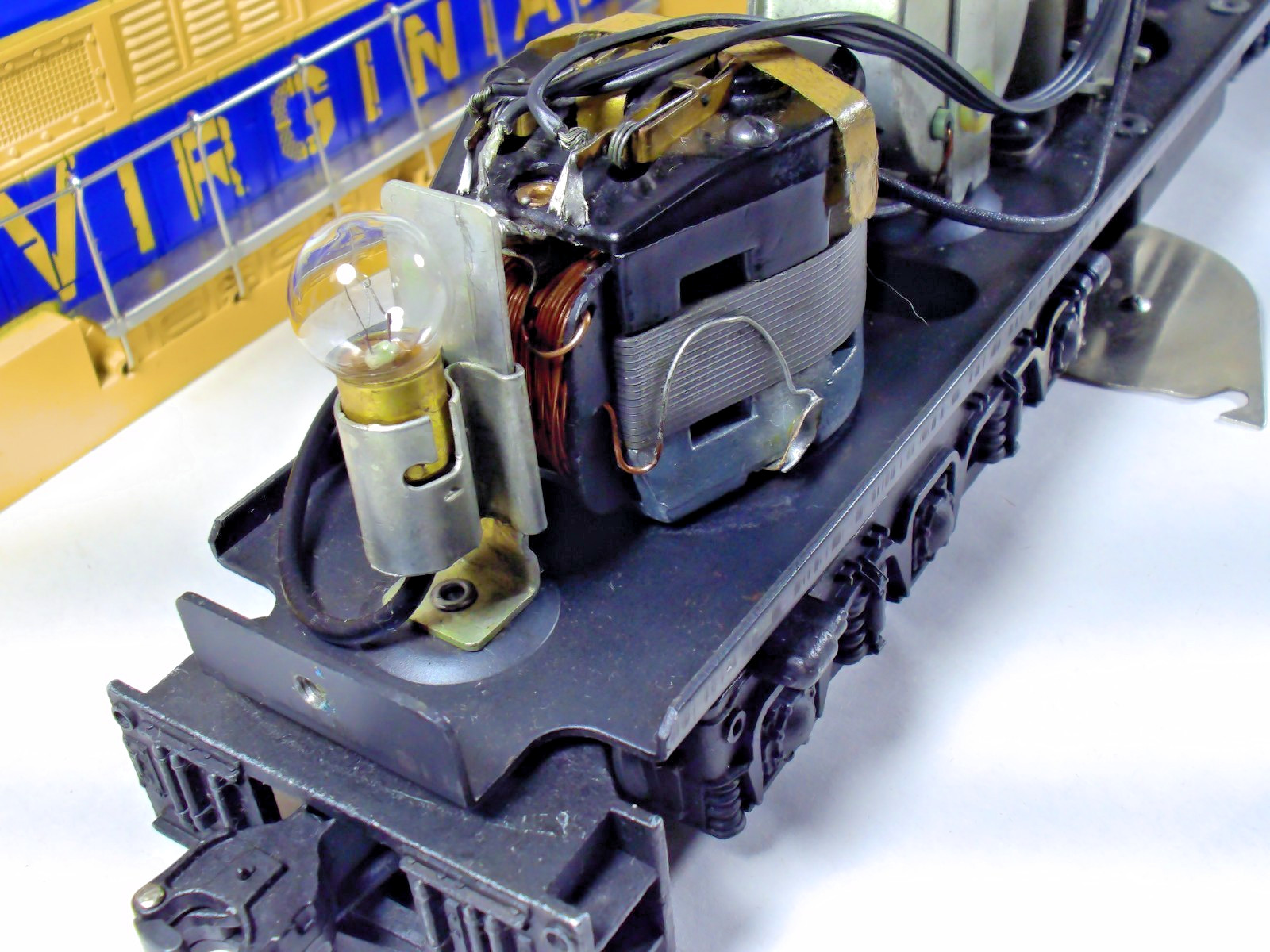 Vintage Original Lionel Postwar 2331 FM Virginian Diesel HIGH CONDITION