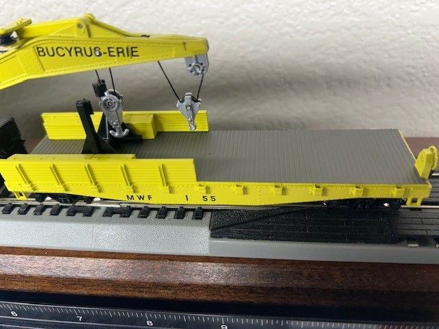 CHICAGO & NORTH WESTERN / 200 ton ROTATING HD WRECK CRANE w/TENDER HO SCALE NEW
