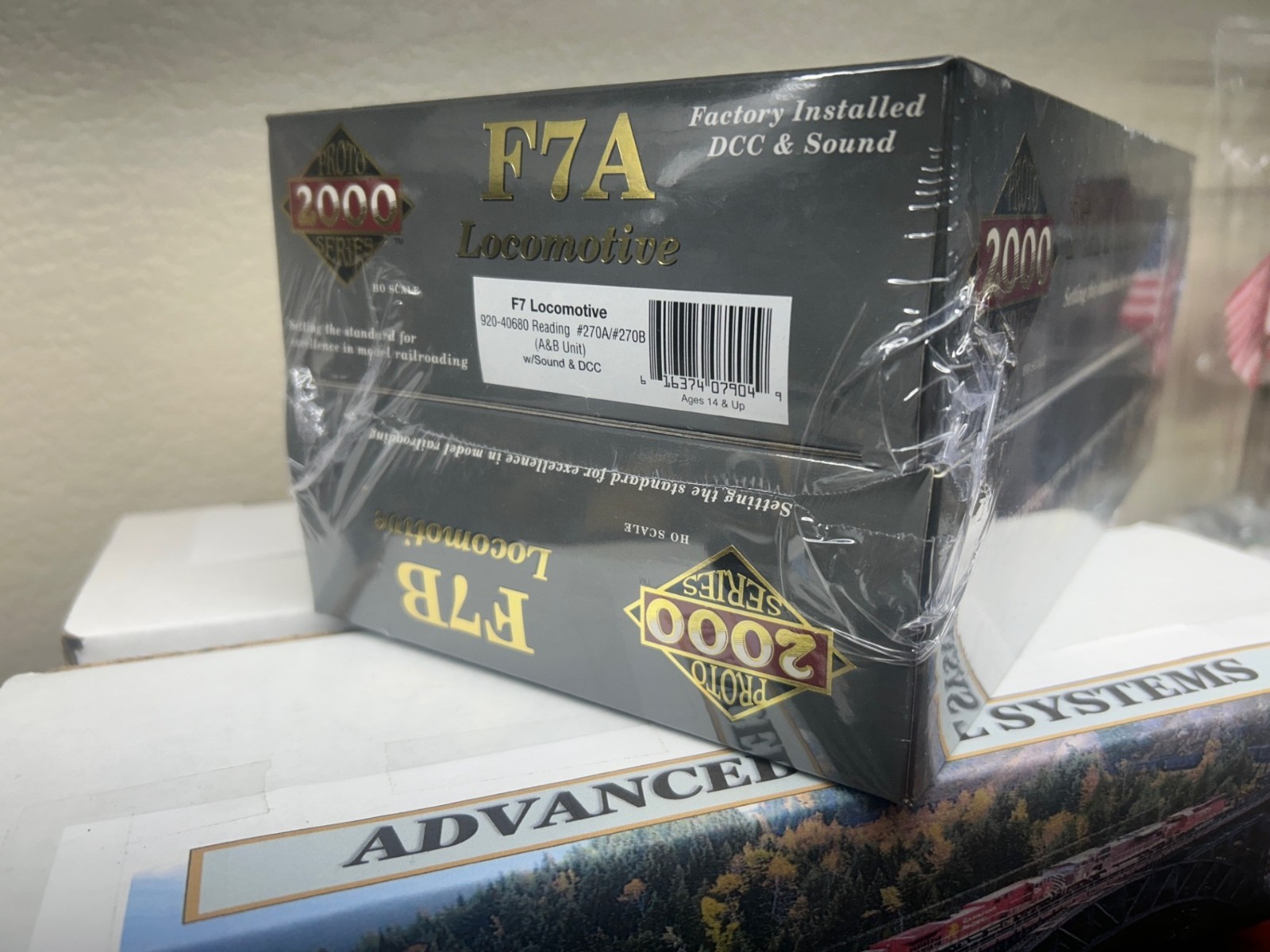 READING F7 A/B units – DCC / QUANTUM SOUND ” BANDED ” – HO Scale NEW RARE SEALED