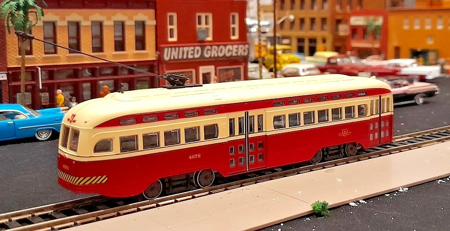 * 1/87 HO * Bowser * Postwar PCC Toronto Streetcar #4678 * BOXED * 12650 *