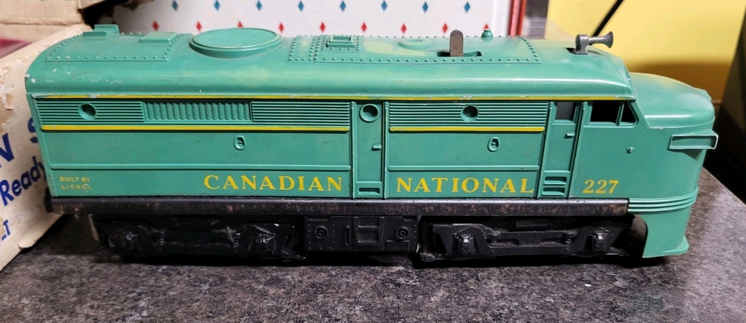 Lionel Canadian National Diesel Freight Set 1115 Very Scarce WITH BOX LIONEL 227