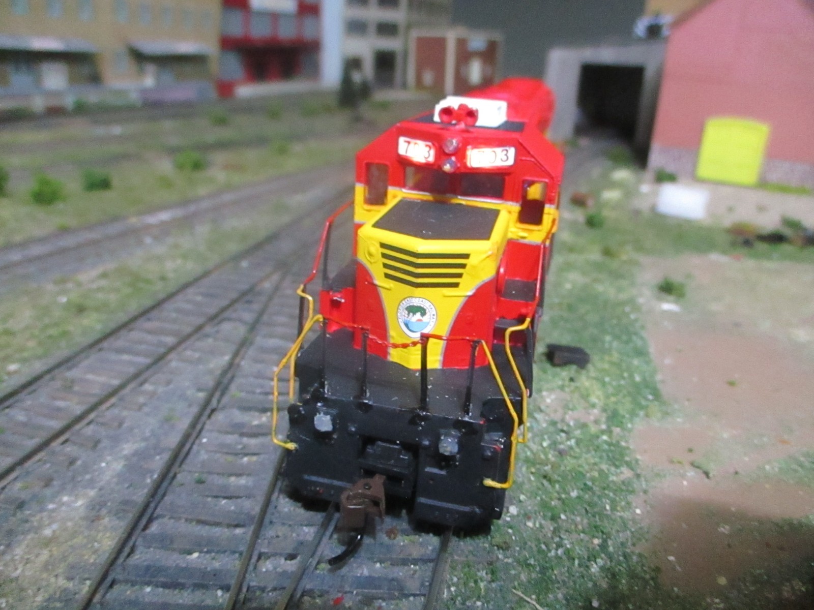 FEC 703 ATHEARN SD40-2 CUSTOM PAINT & DETAILS,SOUNDTRAXX DCC/SOUND,FRONT DITCH