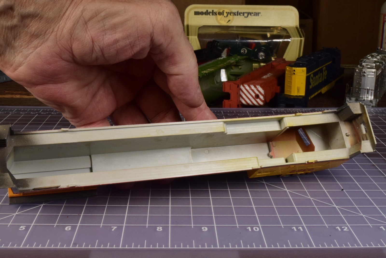 HO SHELL Union Pacific C40-8W DASH 8 cab 9382, no insert/railings SH5