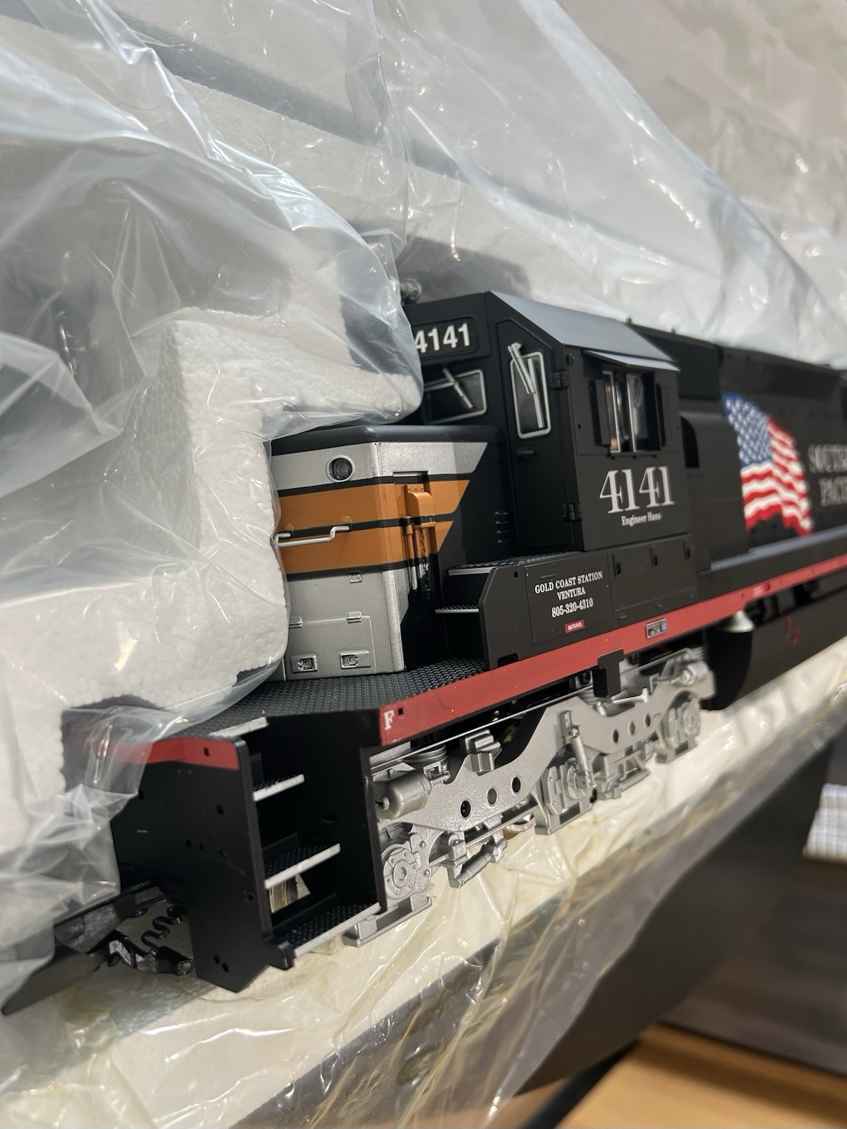 USA Black Widow Southern Pacific SD40-2 Gold Coast Diesel , G Scale, New, Rare
