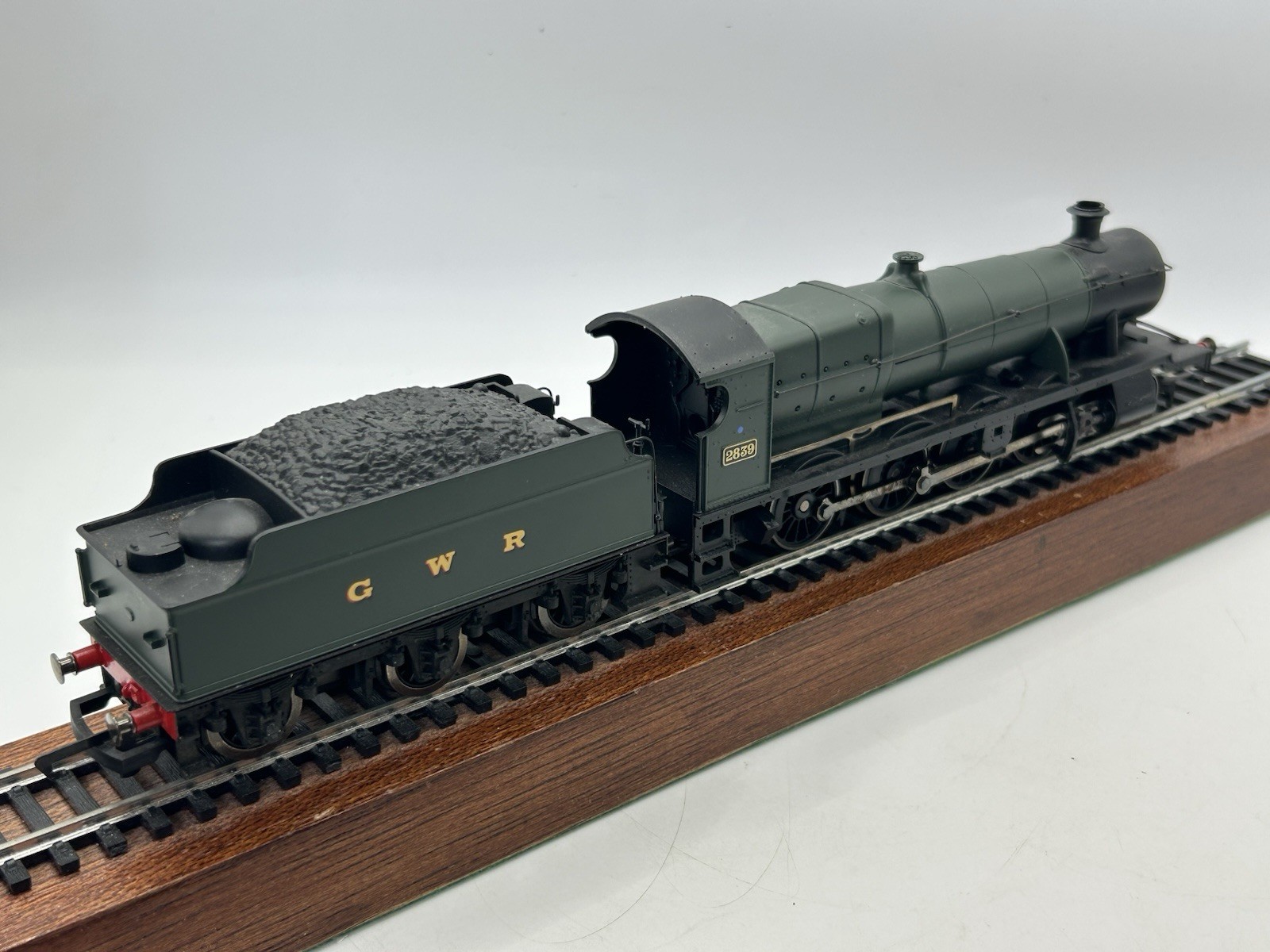 OO Hornby R2153B GWR Class 2800 2-8-0 Steam Locomotive – (EX BOXED)