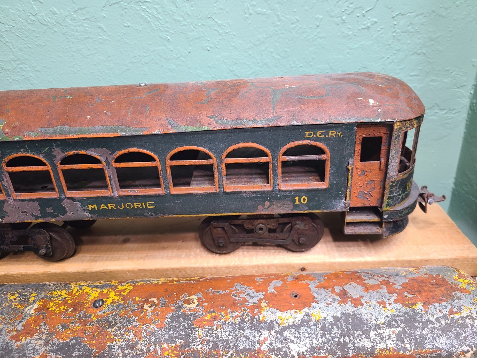 Voltamp Interurban toy train 2″ gauge trolley & trailer car look old prewar toys