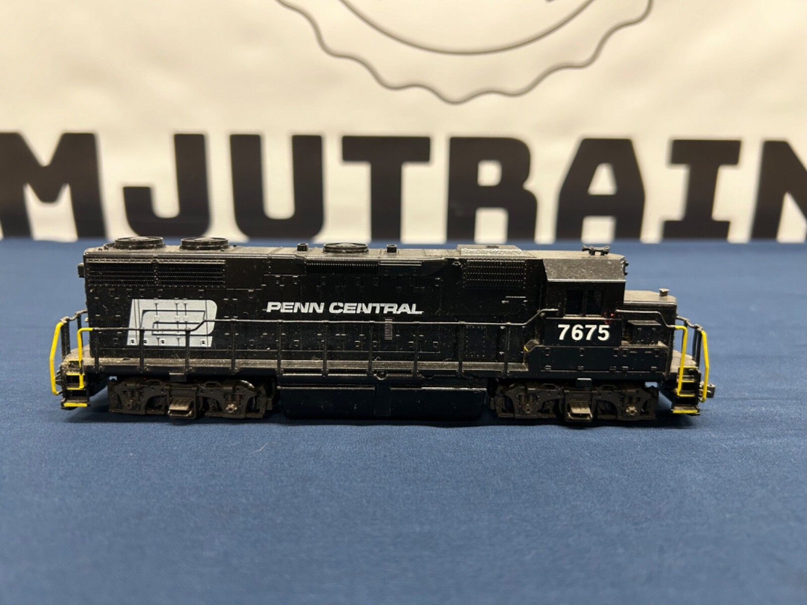 Atlas HO Penn Central #7675 GP-38 Diesel Engine DC NO BOX