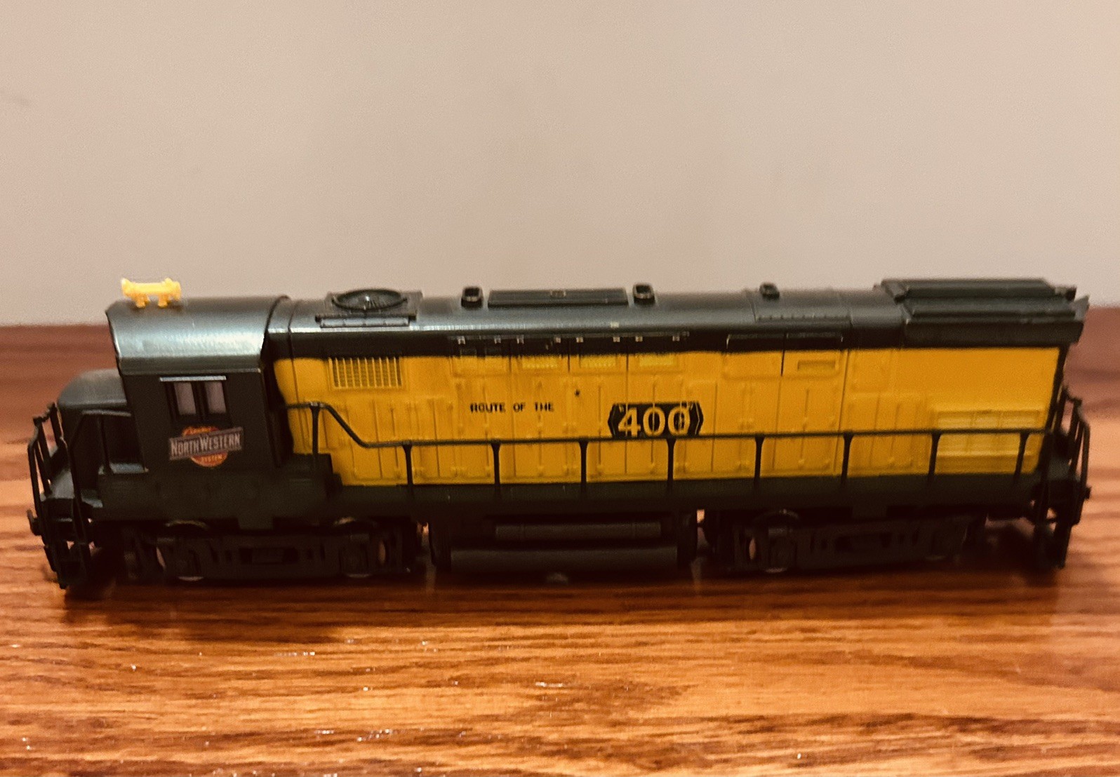 AHM HO Scale 5015C Alco Century 424 Diesel C&NW Chicago & NW 400 Roco Austria