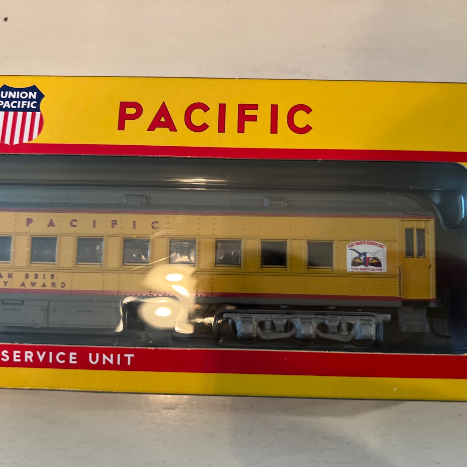 union pacific service unit 2011 Train (1/87th) 99446