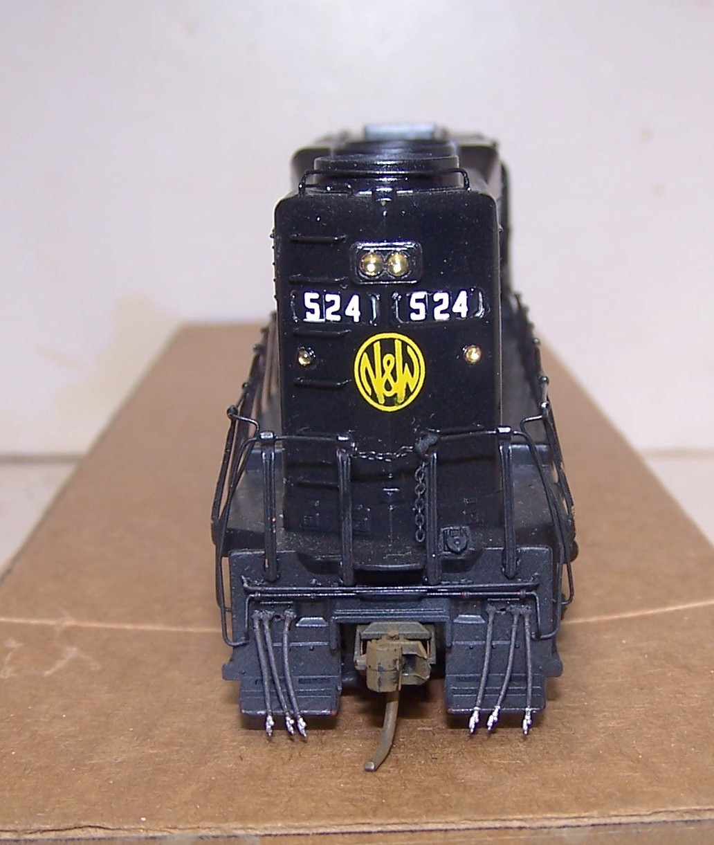 HO CUSTOM ATHEARN HIGH NOSE GP-30 NORFOLK AND WESTERN N&W 524 DETAILED, CUSTOM