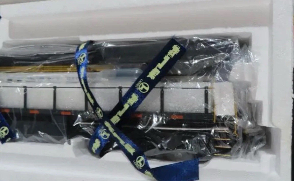 LIONEL LEGACY BNSF “ICE COLD EXPRESS” AC6000 DIESEL ENGINE! O SCALE
