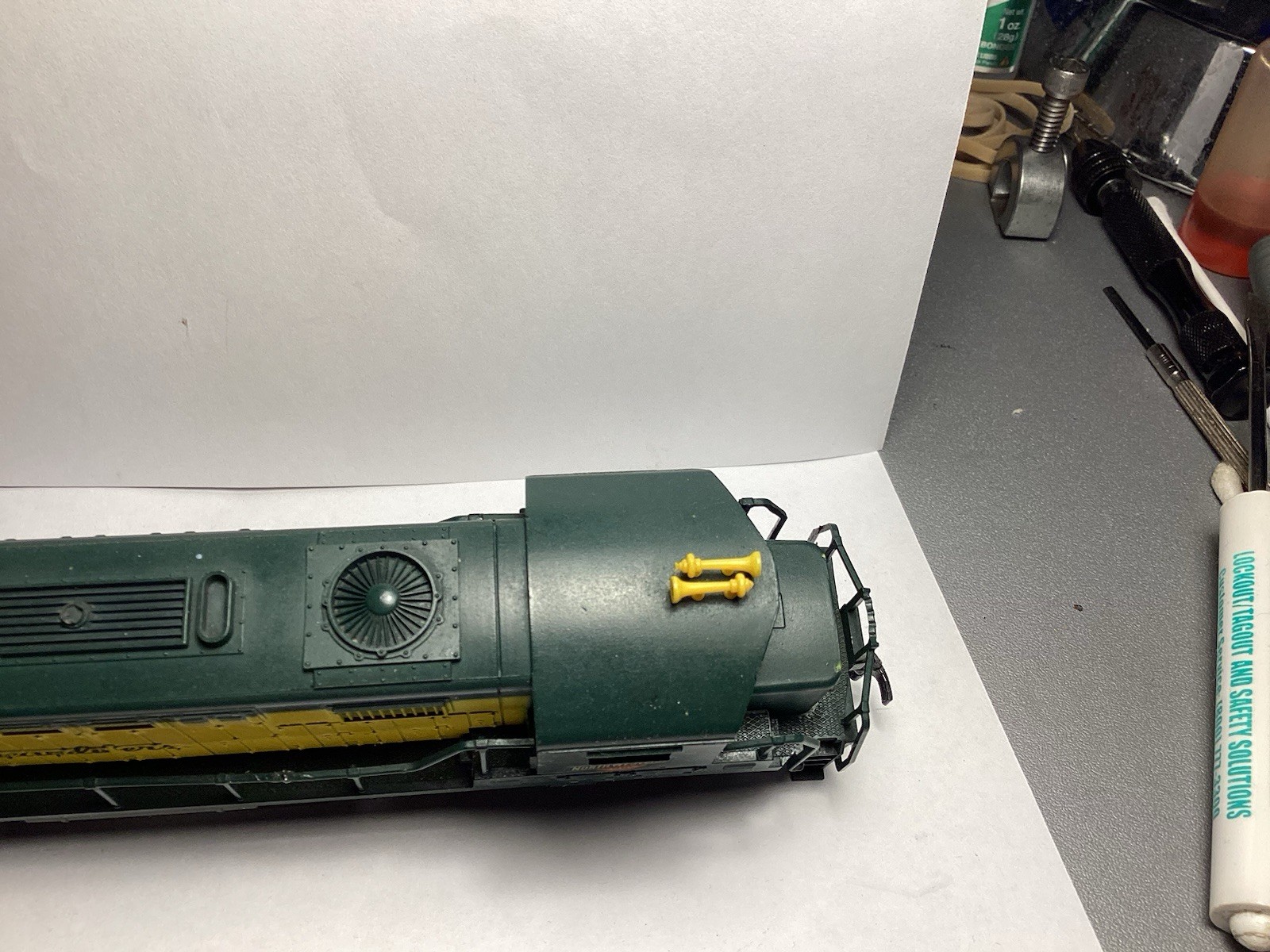 Vintage AHM North Western HO Scale Diesel Locomotive No.400 ExCond Runs Great