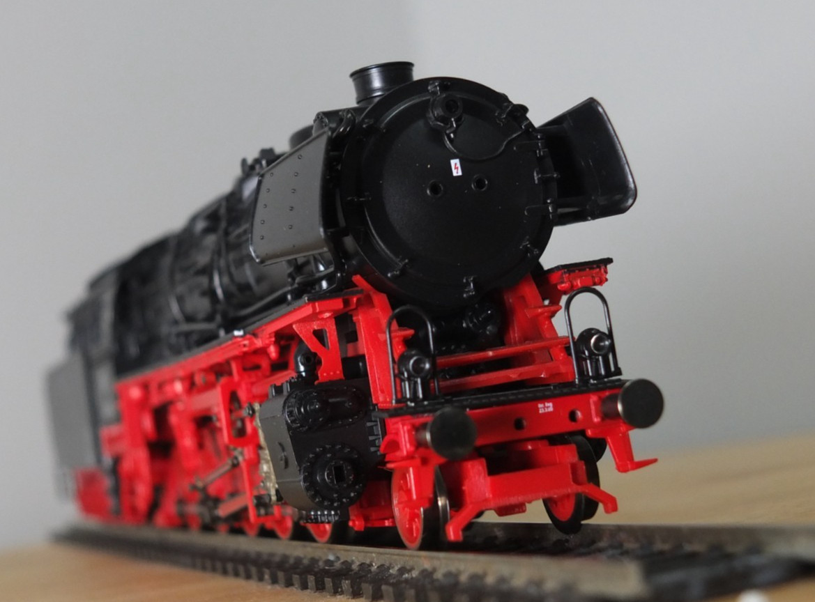 Roco 43260 HO gauge DB BR 44 oil fired Steam locomotive in black livery