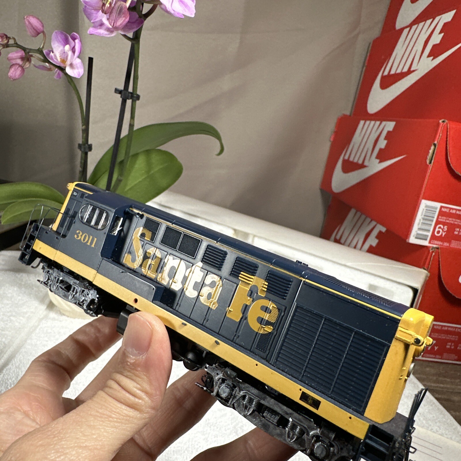 ATLAS MASTER HO SCALE 9555 H16-44 SANTA FE Locomotive #3011 RARE +Box+Manual