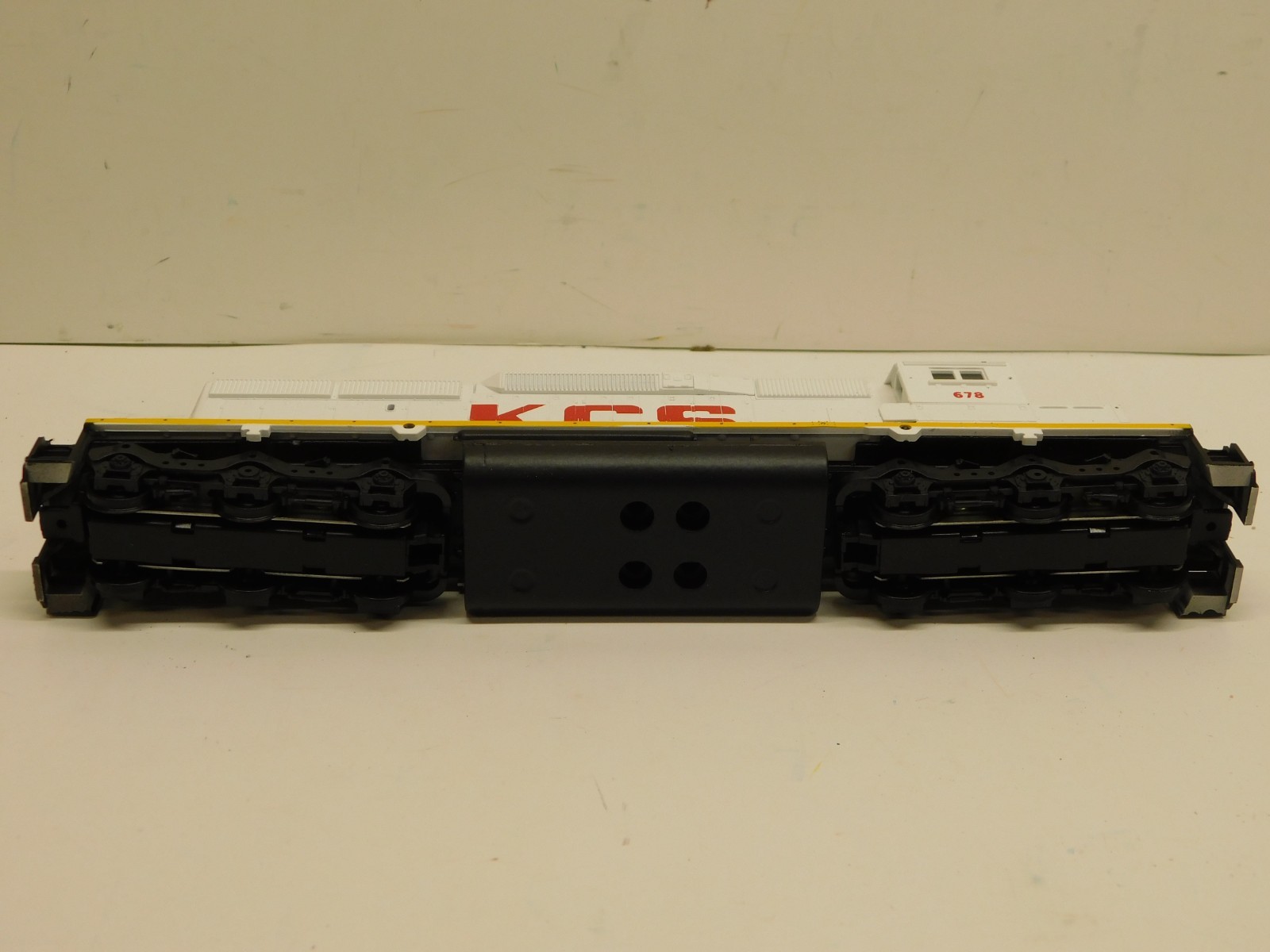 Athearn HO Blue Box Kansas City Southern SD40-2 Engine #678-Unpowered Dummy