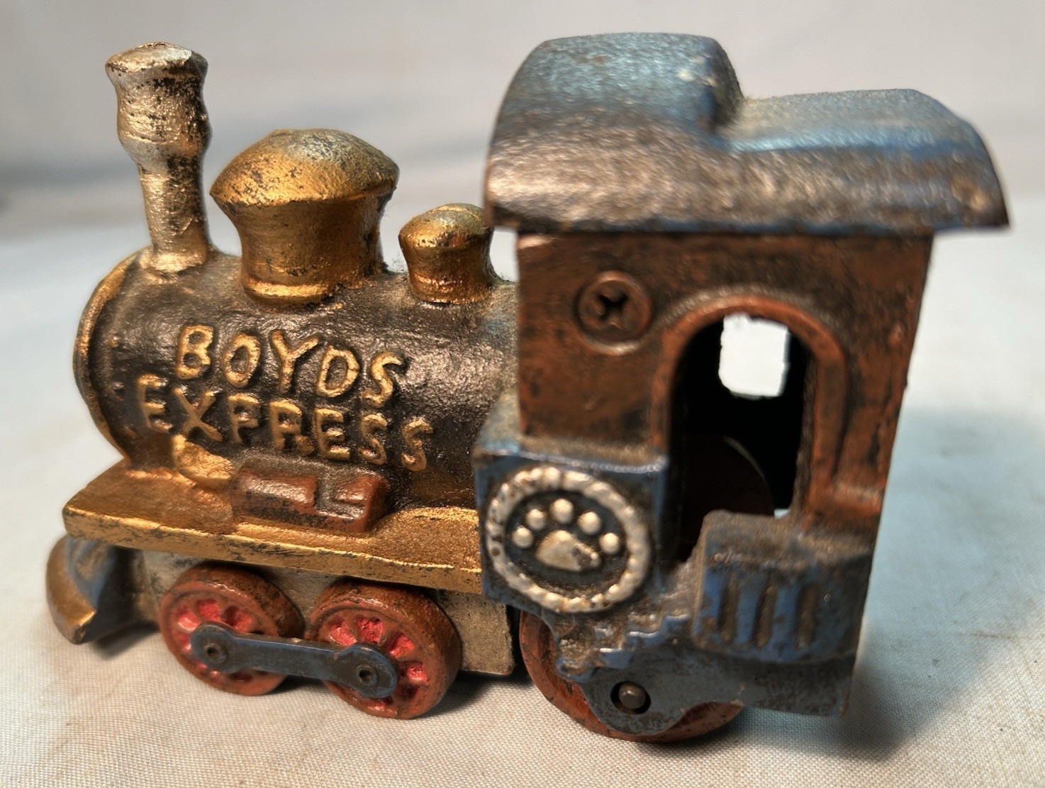 BOYDS EXPRESS TRAIN ENGINE – LOCOMOTIVE – CAST IRON FLOOR TOY – BOYDS BEARS EX!