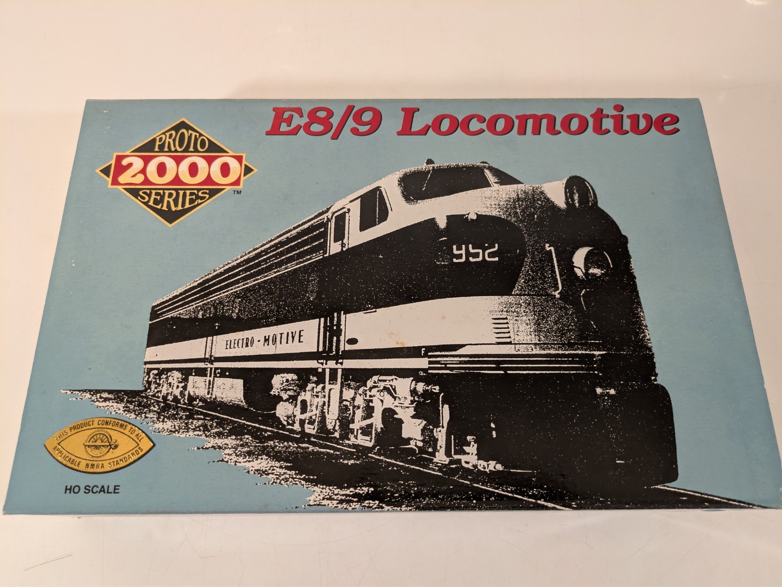 HO EMD E8/E9 SOU Southern #6910 DC NIB NOS # 21011