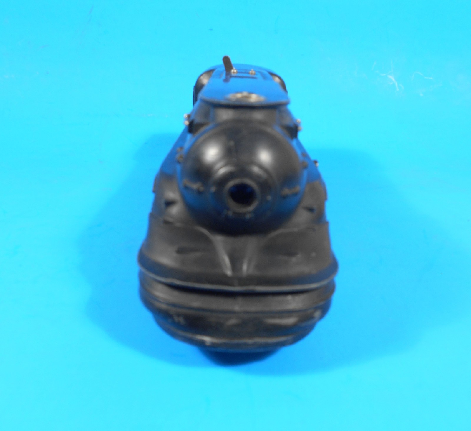 Vintage Prewar O Gauge Lionel 1688 Torpedo Locomotive and Tender