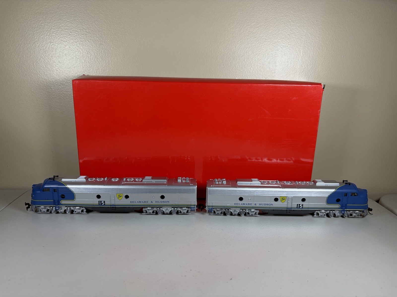 HO Rivarossi Delaware & Hudson E8 Powered & Dummy Set 6234