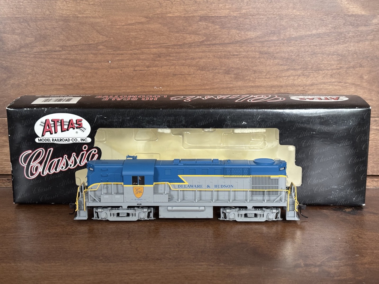 Atlas Classics HO Delaware and Hudson RS- 11 Locomotive #5000 Runs Well
