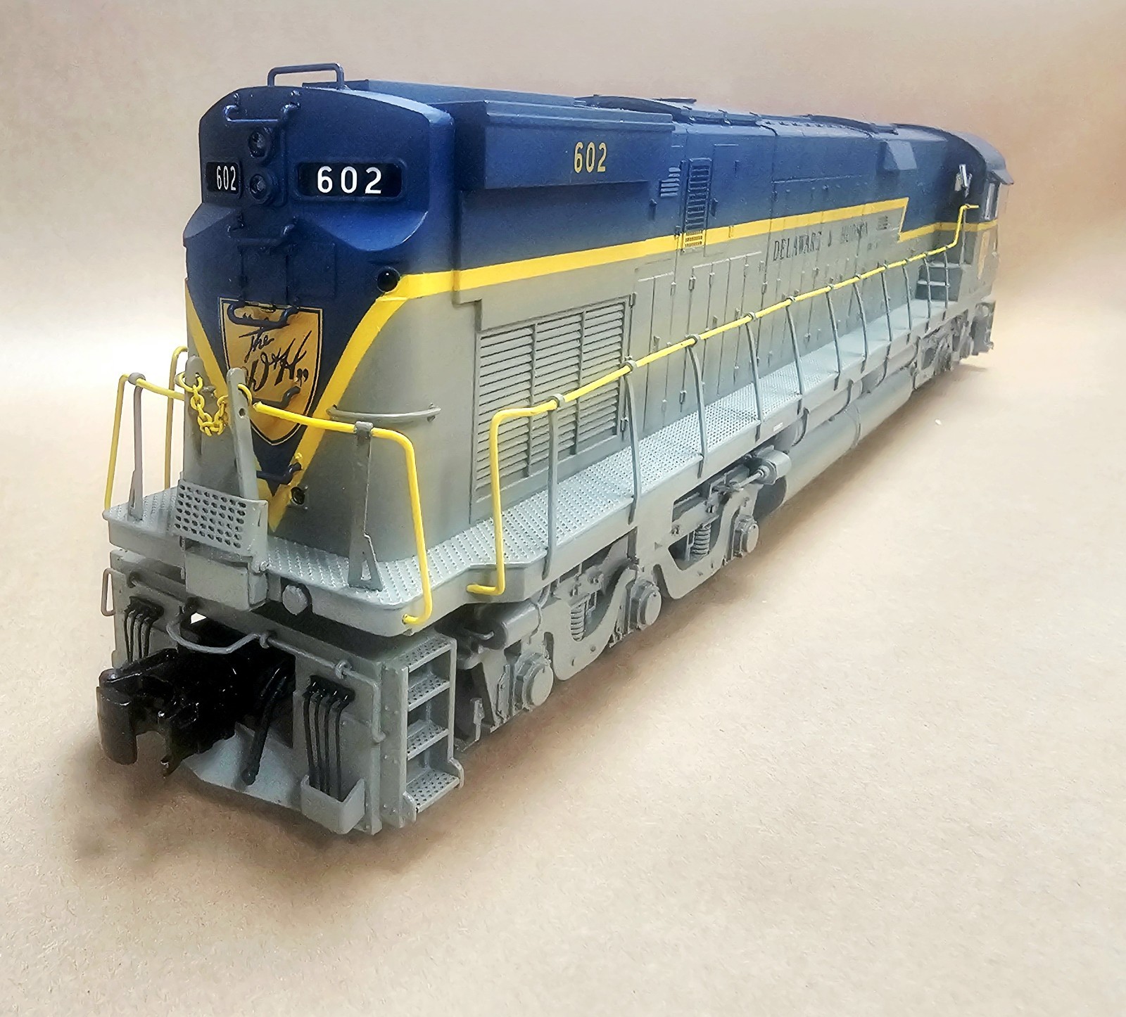 Atlas 1332-3 Delaware & Hudson #602 C-628 Diesel Locomotive O Gauge W/ TMCC
