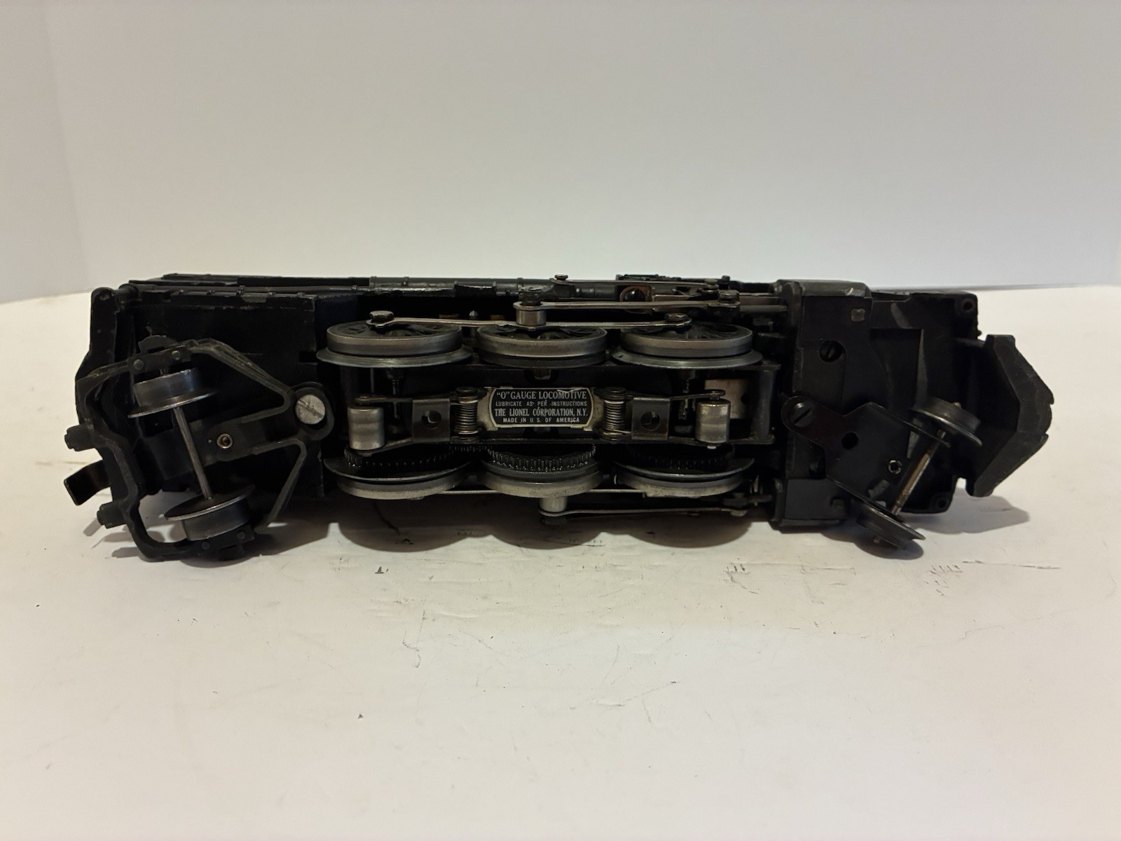 Lionel Post War 2025 Locomotive and Whistle Tender Tested See Description. Nice