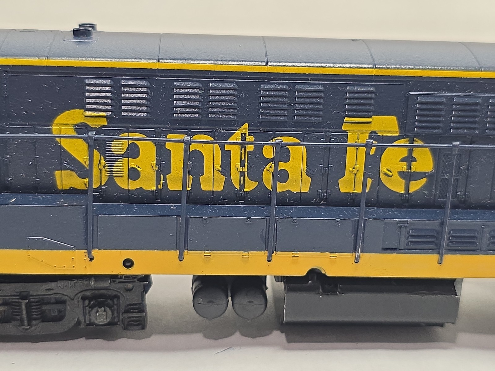As Is Parts Athearn HO 4306 ATSF Santa Fe FM H24-66 Trainmaster Diesel #9873