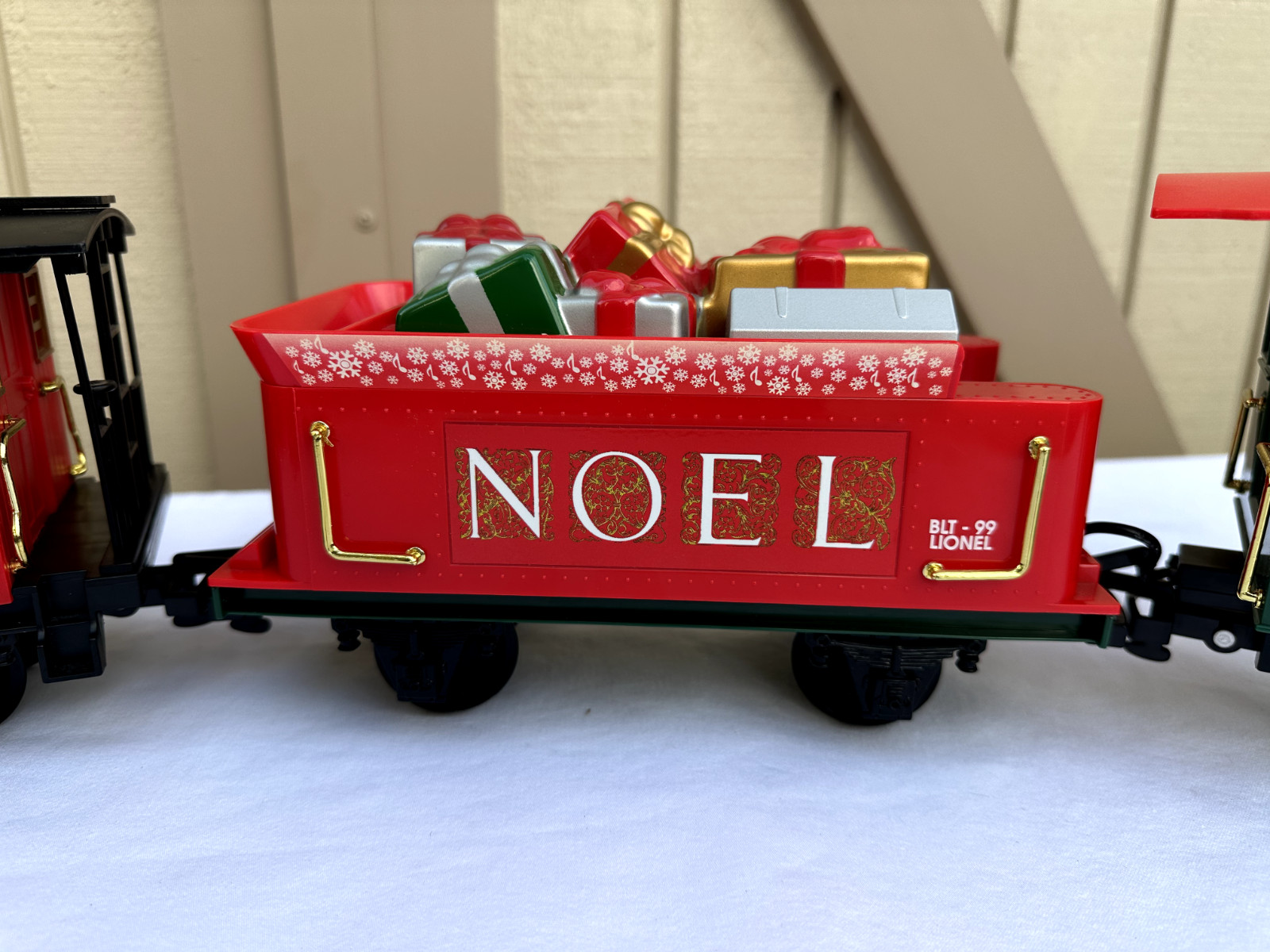 1999 Lionel “G” Gauge Holiday Train Set Locomotive