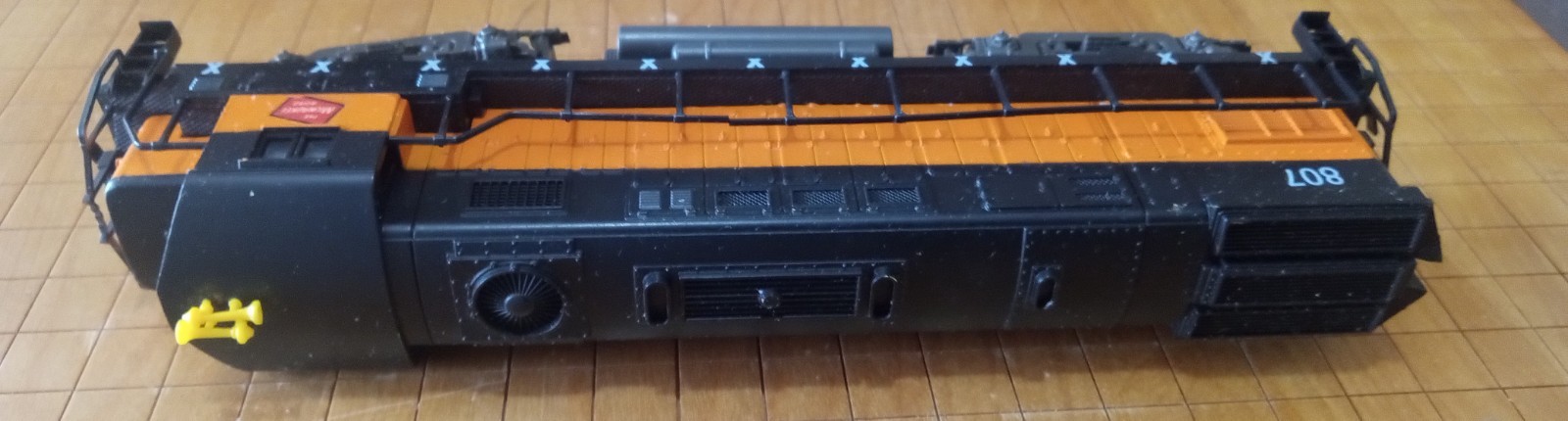 AHM HO Scale Alco Century 424 Diesel Locomotive – The Milwaukee Road 807 -…
