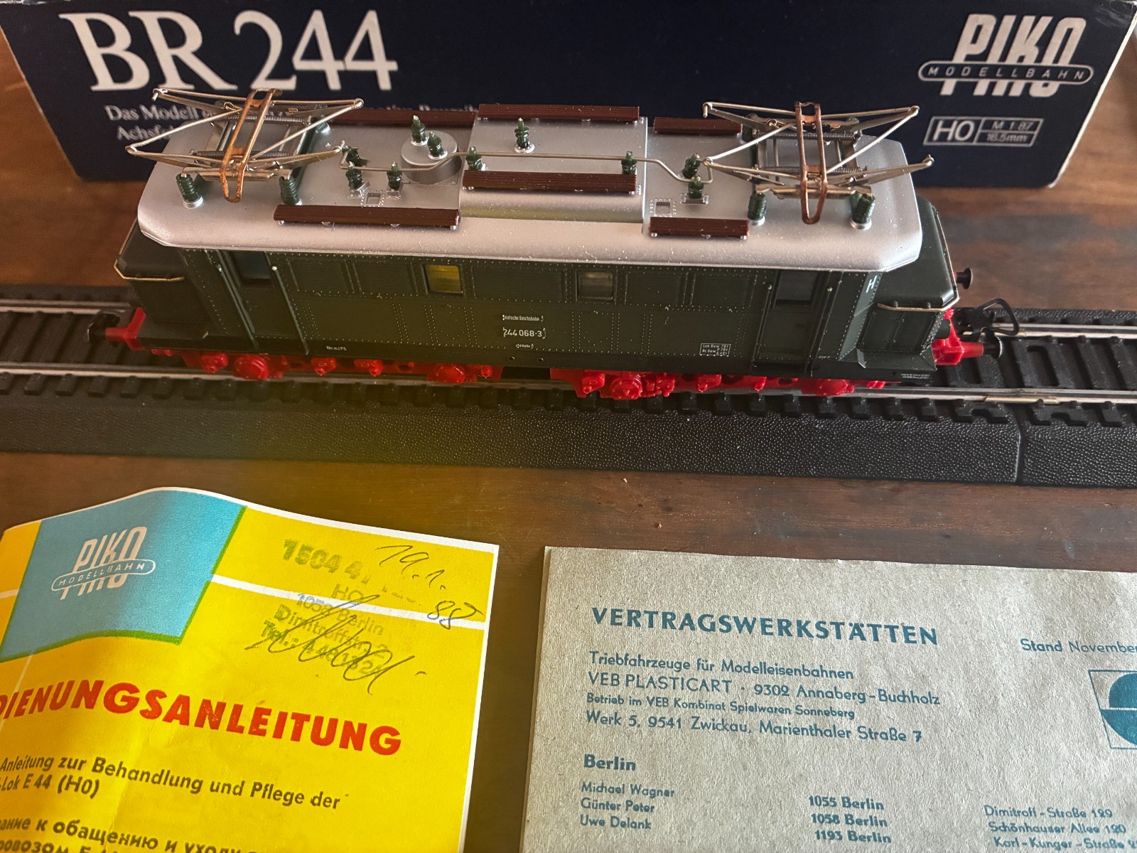 [T-HO] PIKO 5452-CLASS E44 Deutsche Reichsbahn BR244 Electric Locomotive Working