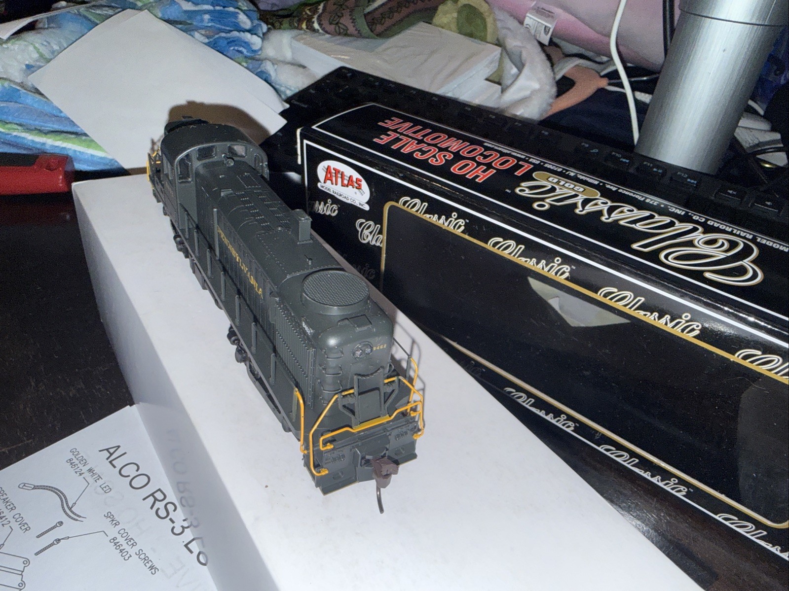 Atlas Classic Gold Ho Scale Pennsylvania Alco RS-3 #8462 Diesel Loco W/ Sound