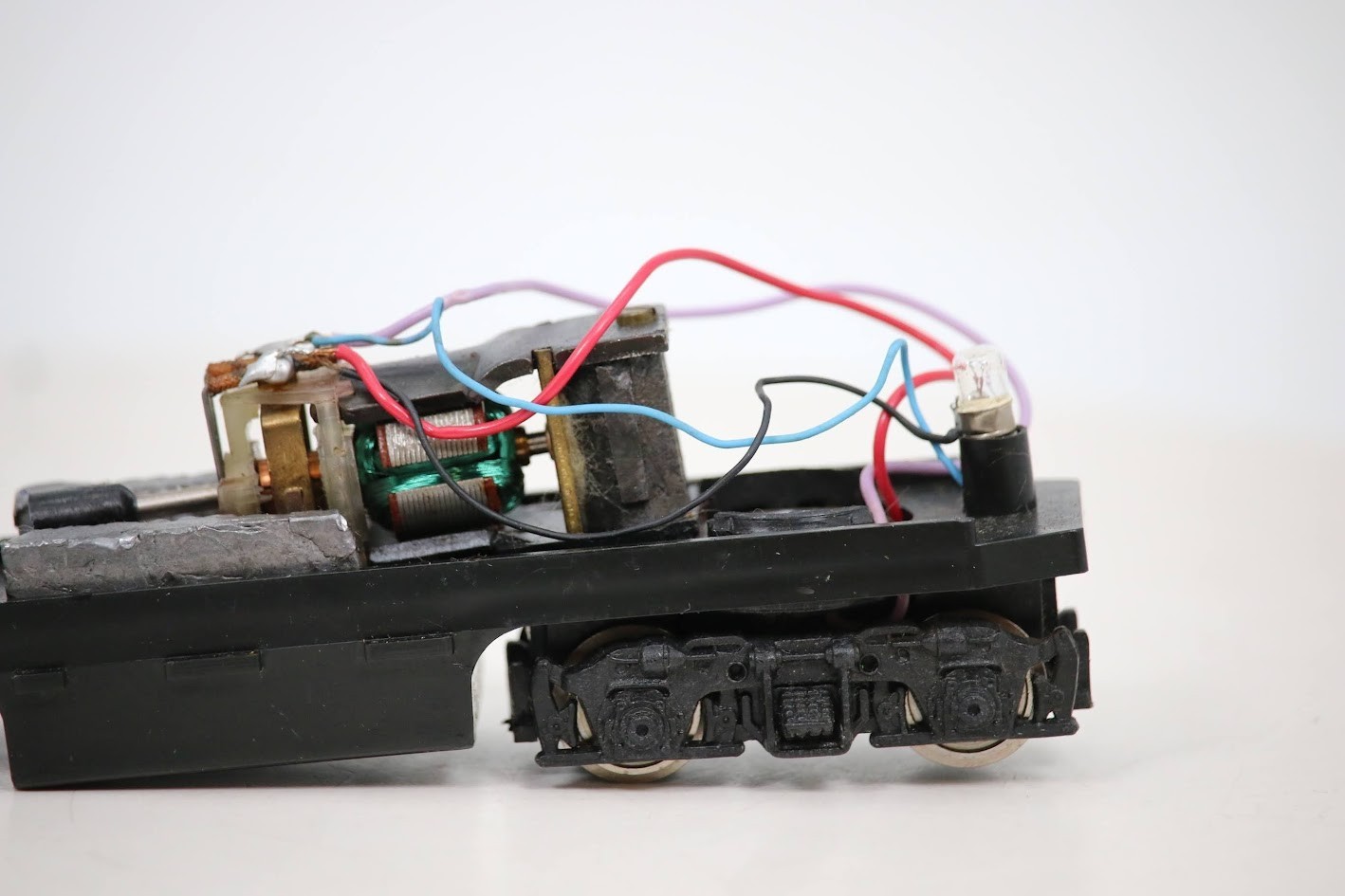 HO Scale Locomotive Frame w Interior Parts Repair Project