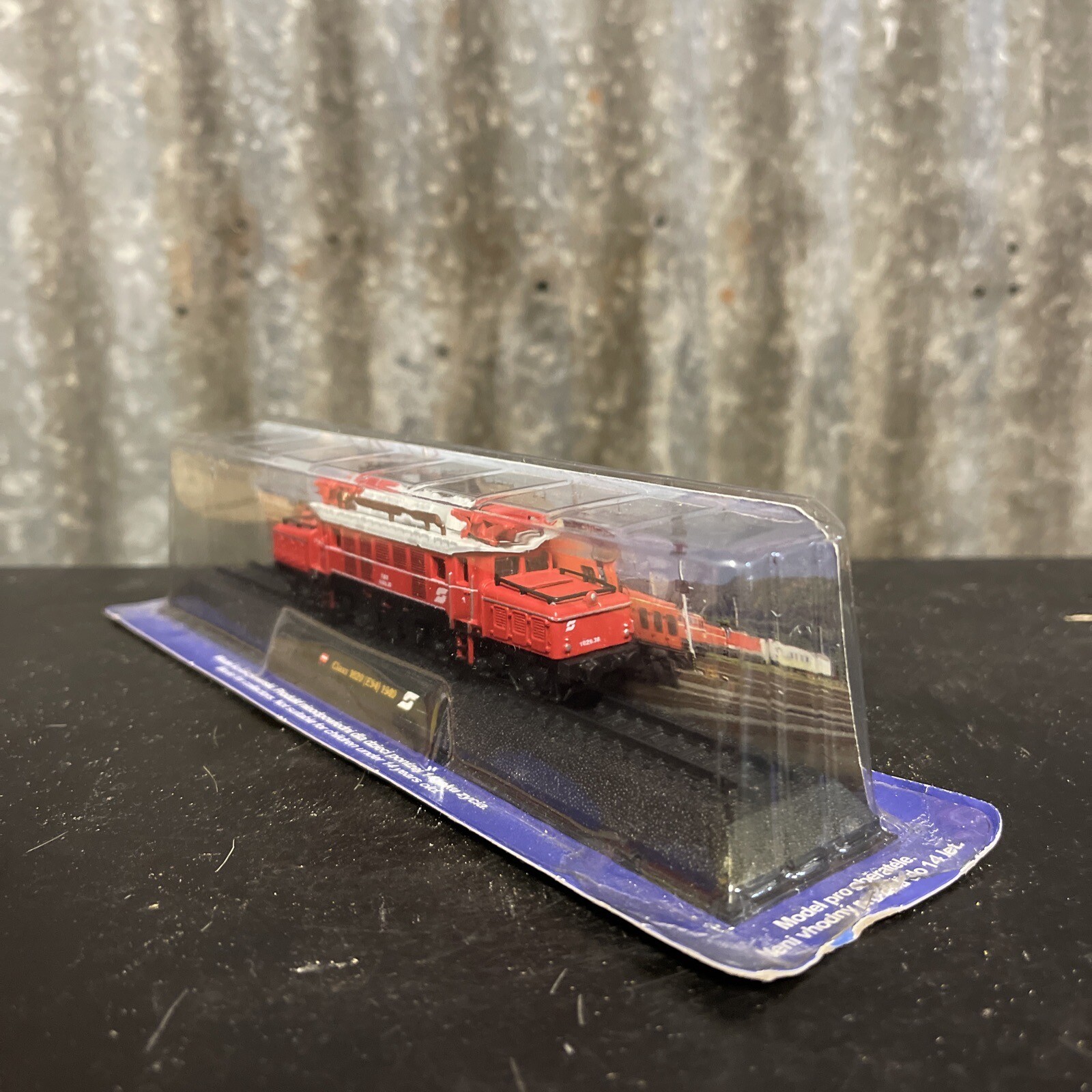 Class 1020 (E94) 1940s Model Train Railway – Locomotives of the World BNIB