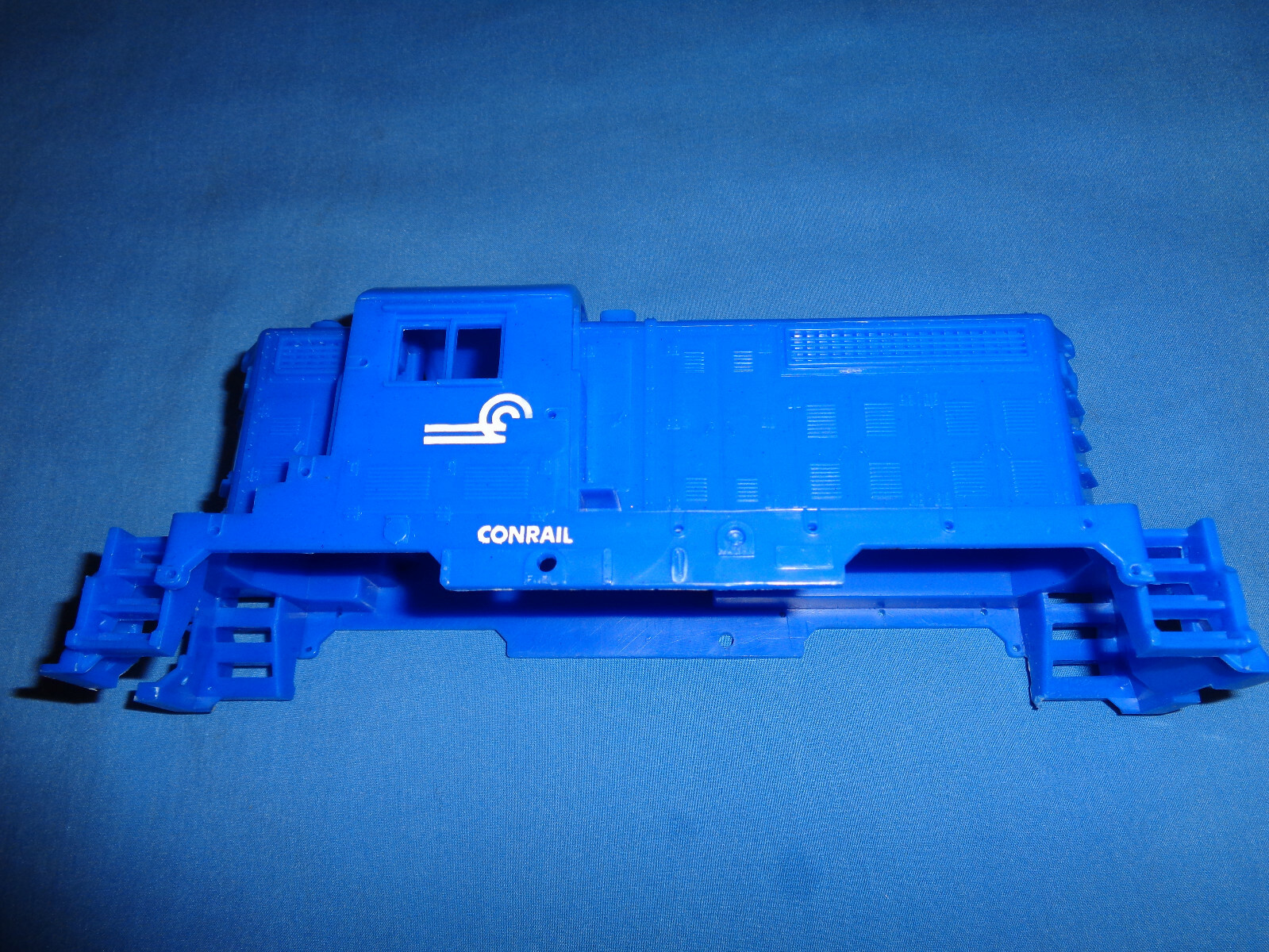 Kusan by Williams or RMT Conrail Beep Locomotive Shell.