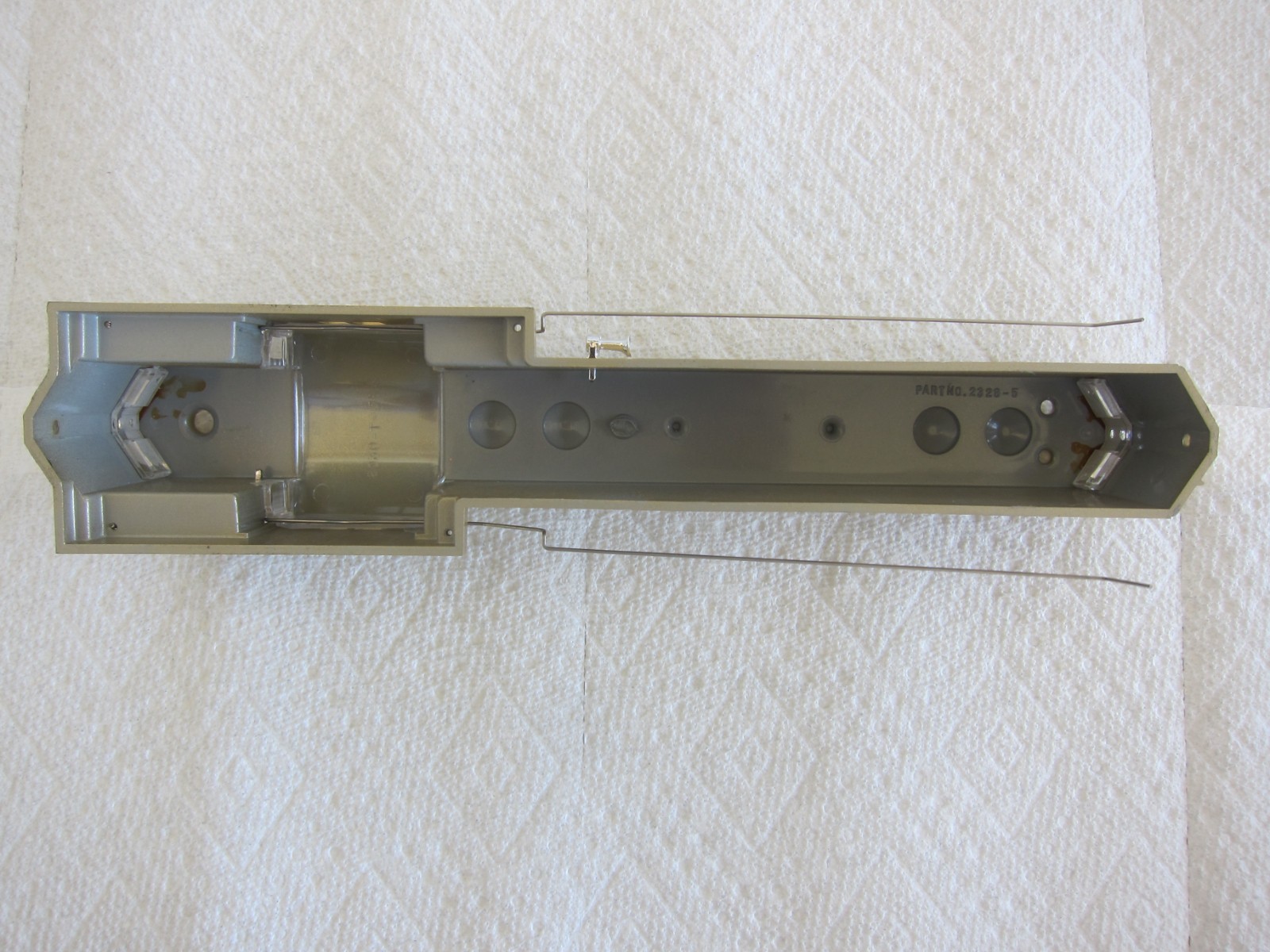 LIONEL “O” 6-8359 GEN. MOTORS GOLD CHESSIE GP-7 BODY SHELL w/HANDRAILS, MINT!