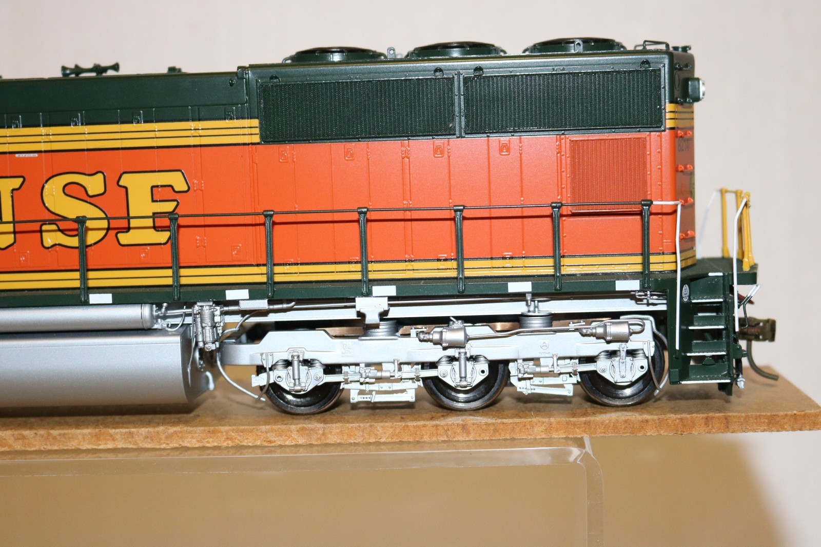 !!! Overland Models AJIN O Scale BNSF SD75M C/P w/ too many LIGHTS #8214
