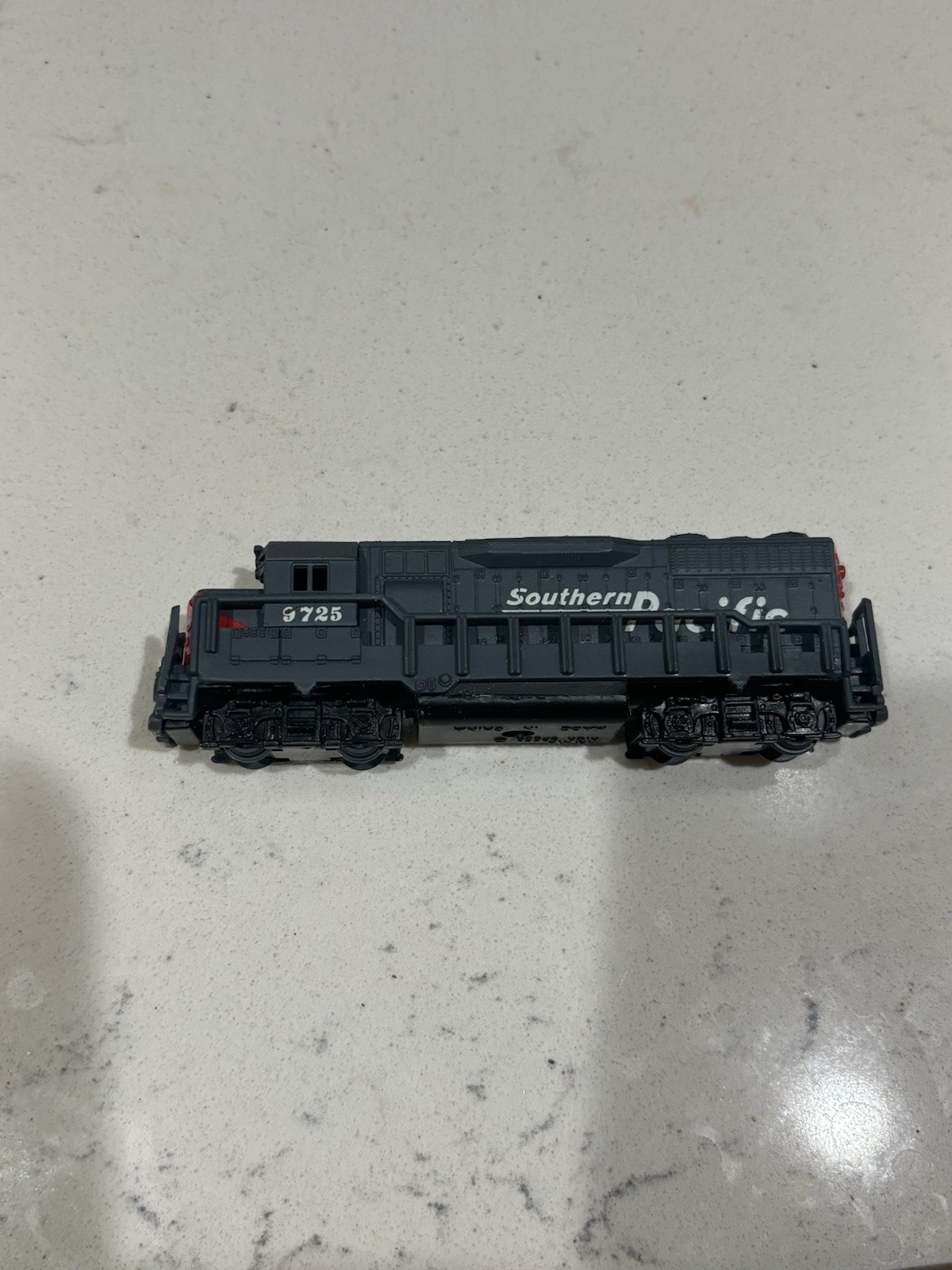 Bachmann N Scale Southern Pacific Diesel Locomotive Alco FA DC Analog MPN 418