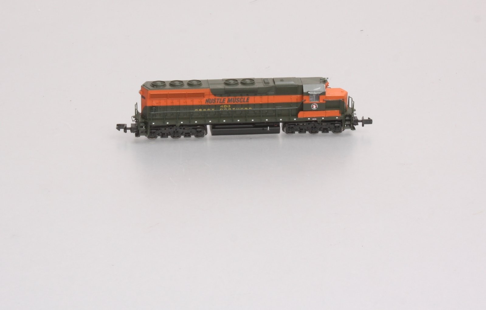 Spectrum 82752 N Great Northern “Hustle Muscle” GE EMD SD-45 Diesel Loco #400 LN