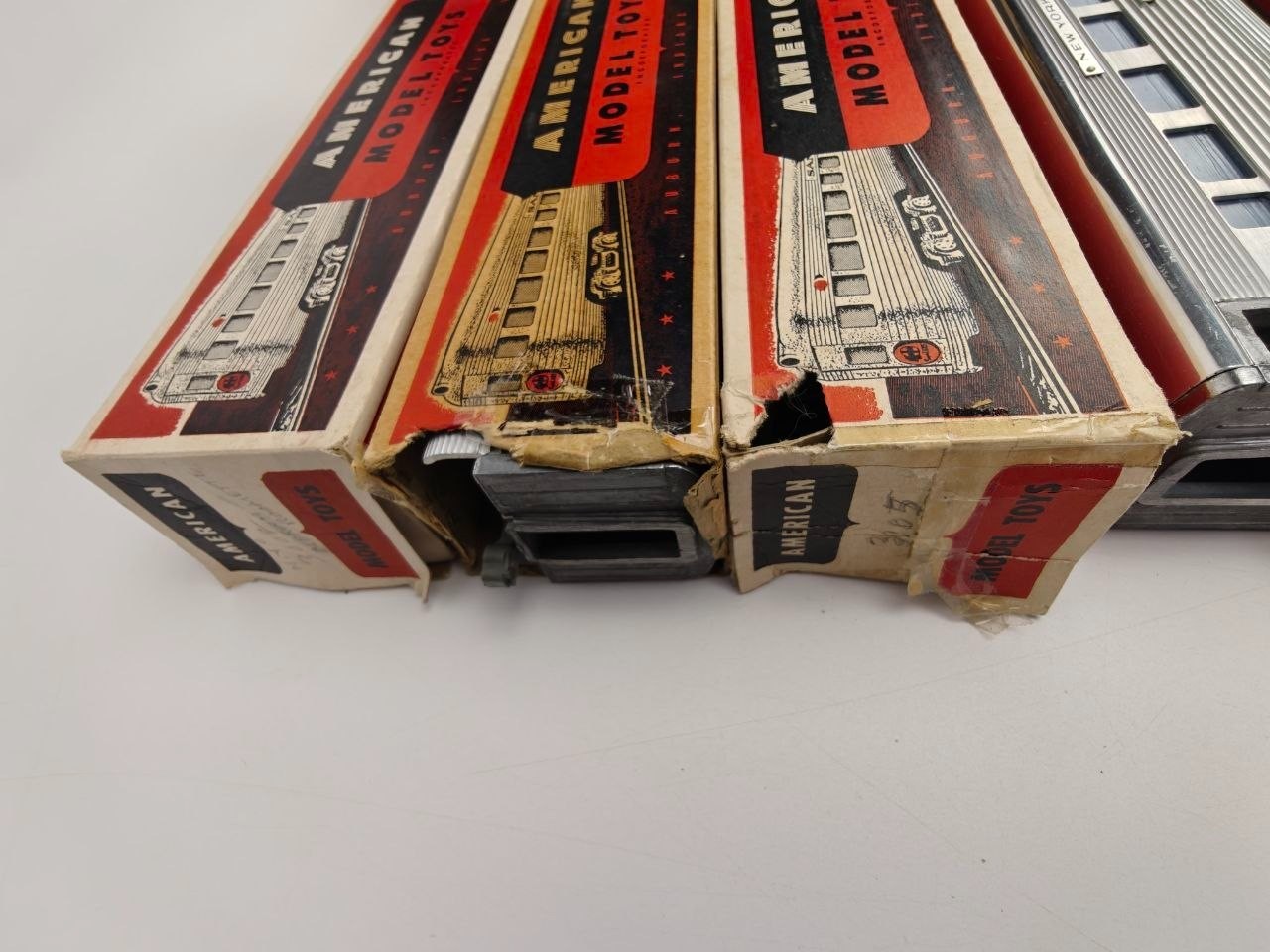 American Model Toys NEW YORK CENTRAL Aluminum O Gauge 6 Cars READ