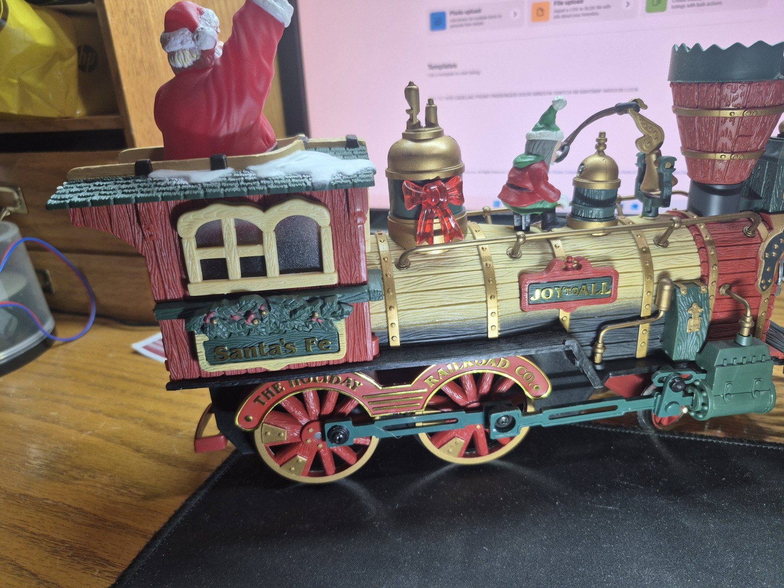 HOLIDAY EXPRESS LOCOMOTIVE IN GREAT WORKING CONDITION